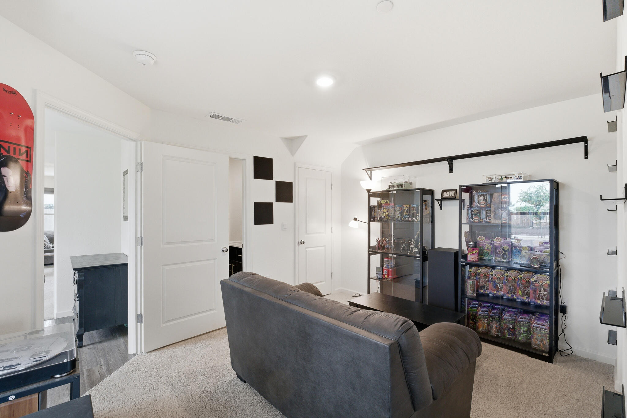 1143 E Packwood Ave, Visalia, CA 93292