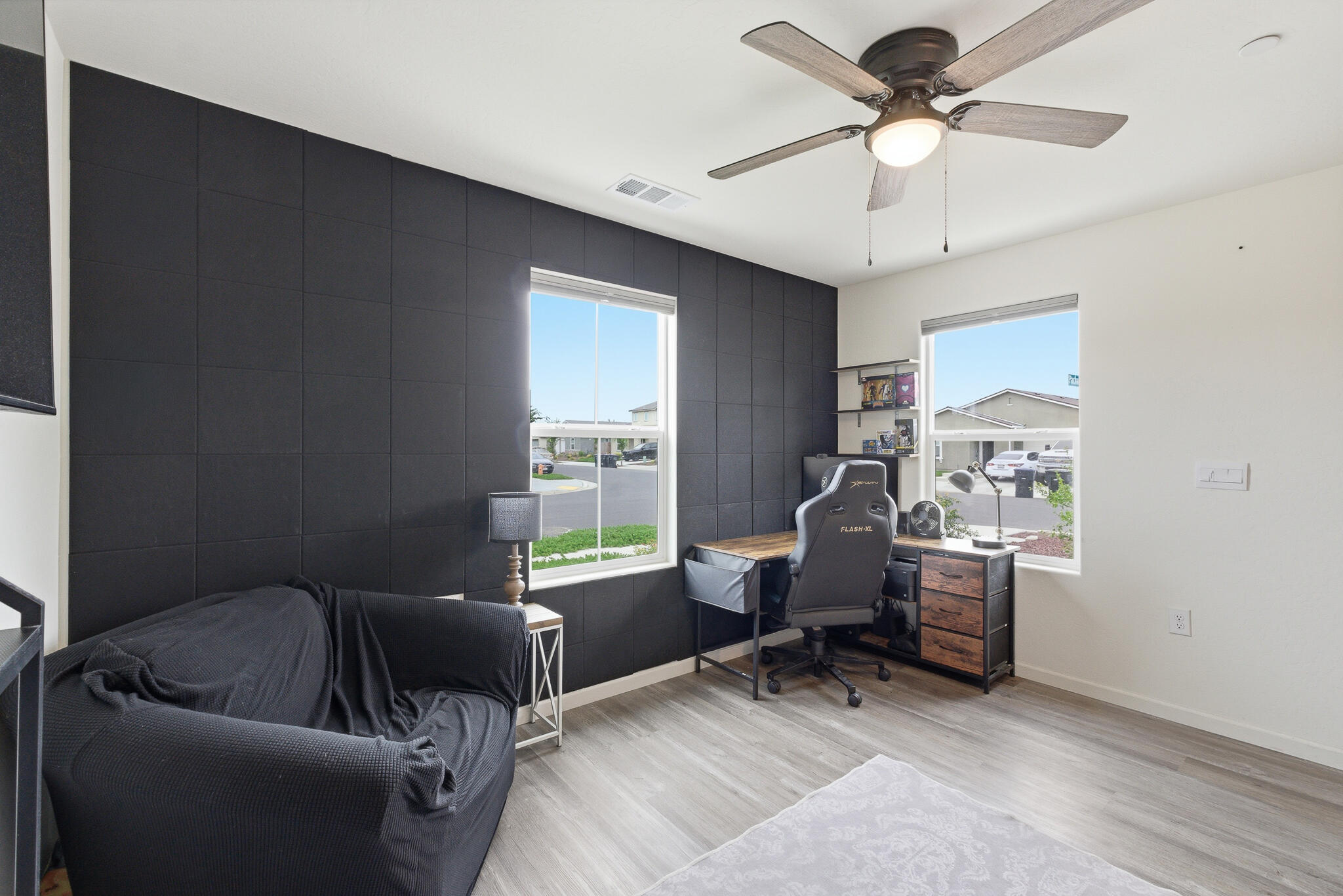 1143 E Packwood Ave, Visalia, CA 93292