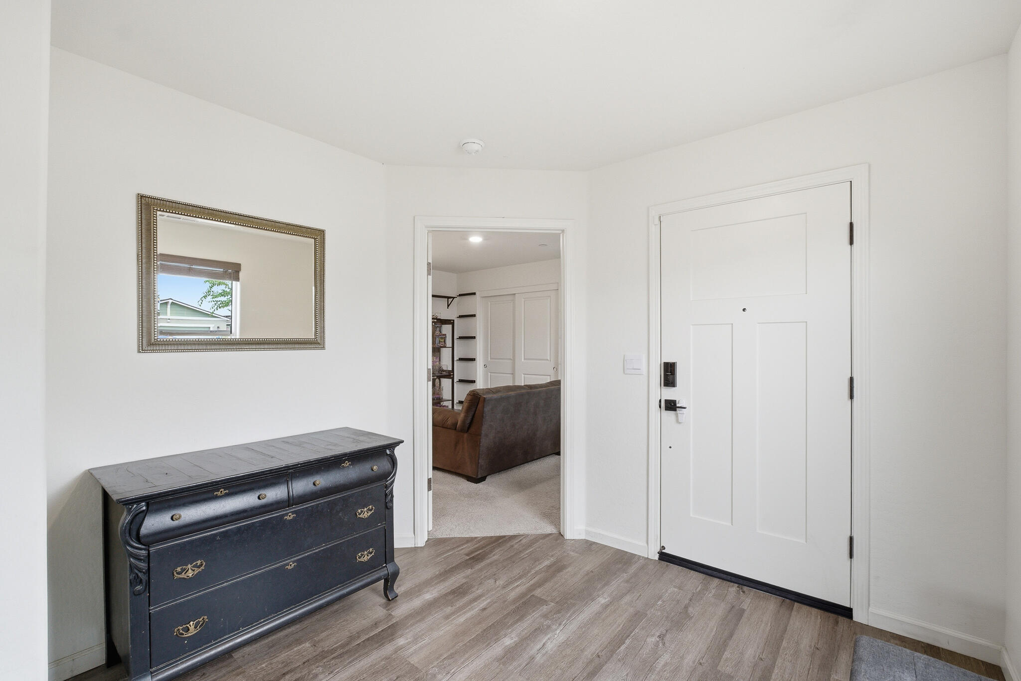 1143 E Packwood Ave, Visalia, CA 93292