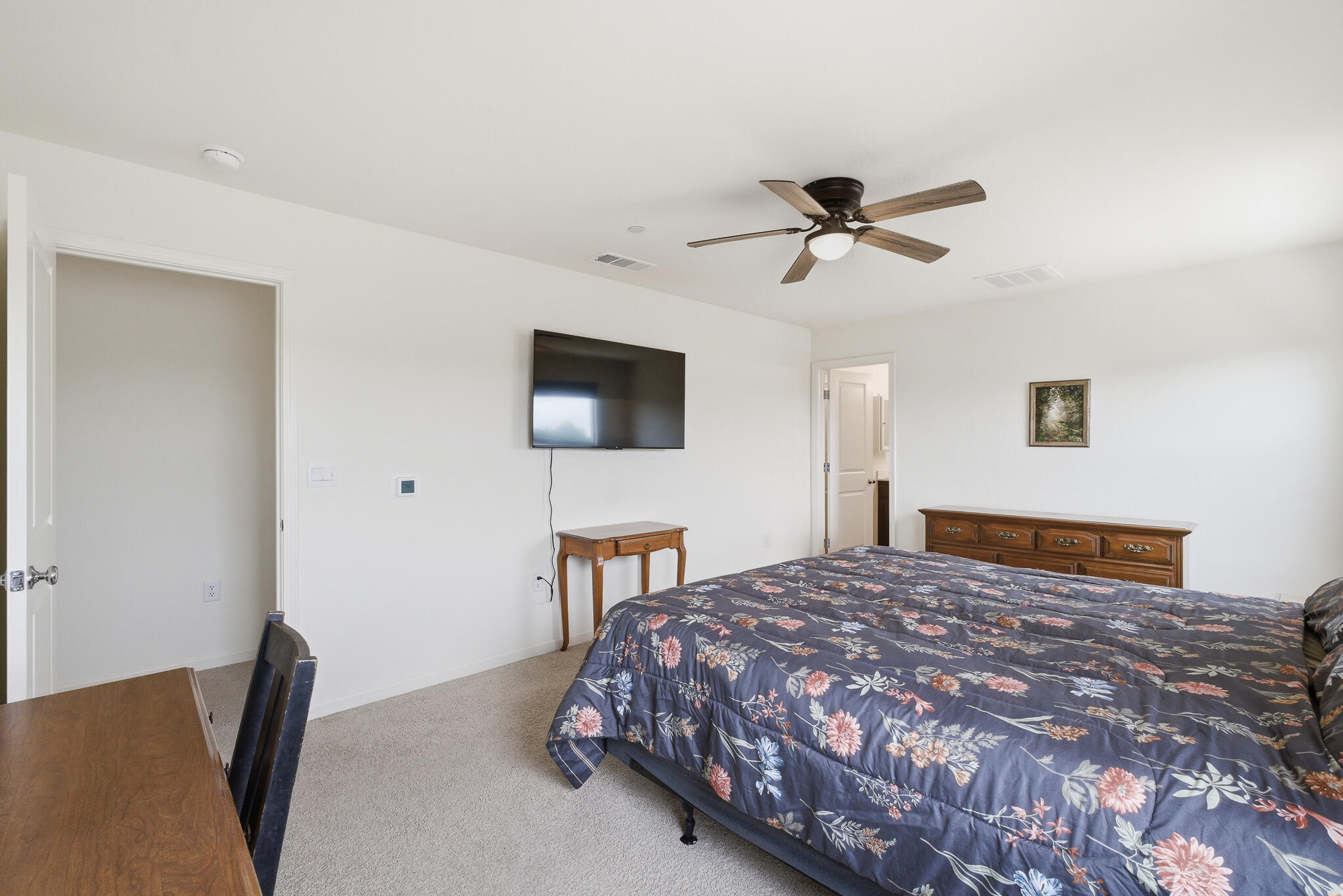 1143 E Packwood Ave, Visalia, CA 93292