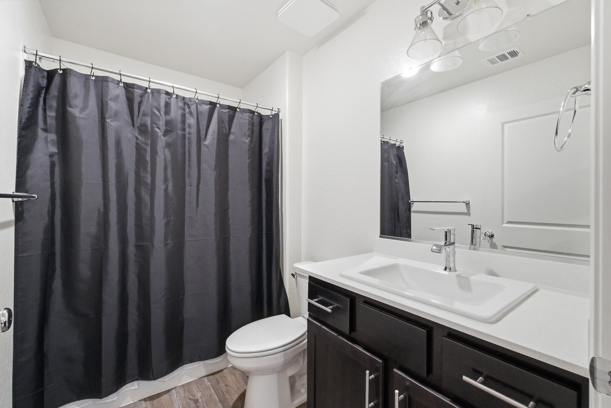 1143 E Packwood Ave, Visalia, CA 93292