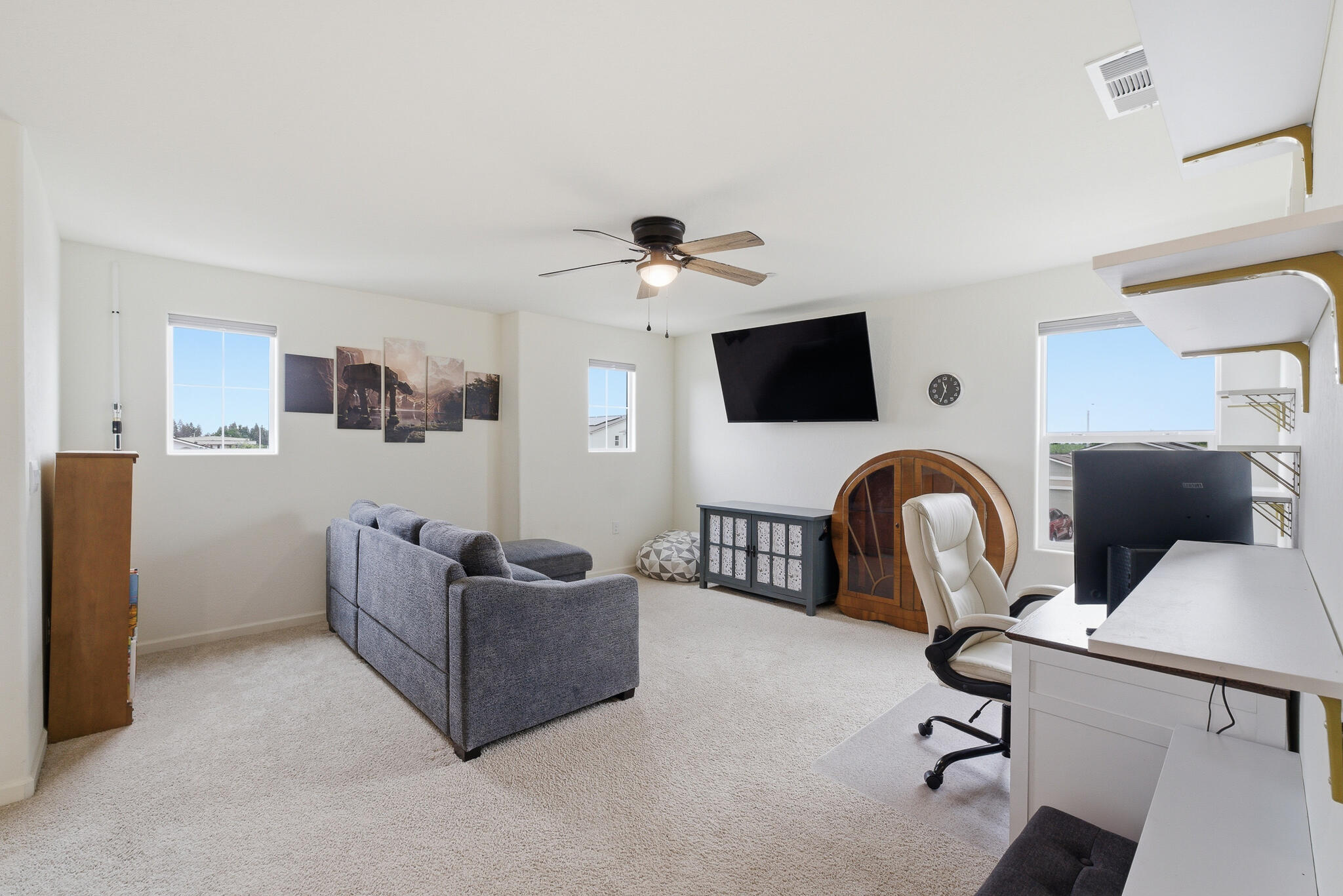 1143 E Packwood Ave, Visalia, CA 93292