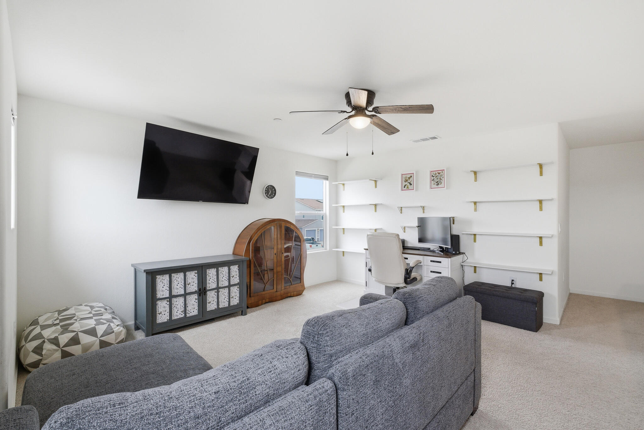 1143 E Packwood Ave, Visalia, CA 93292