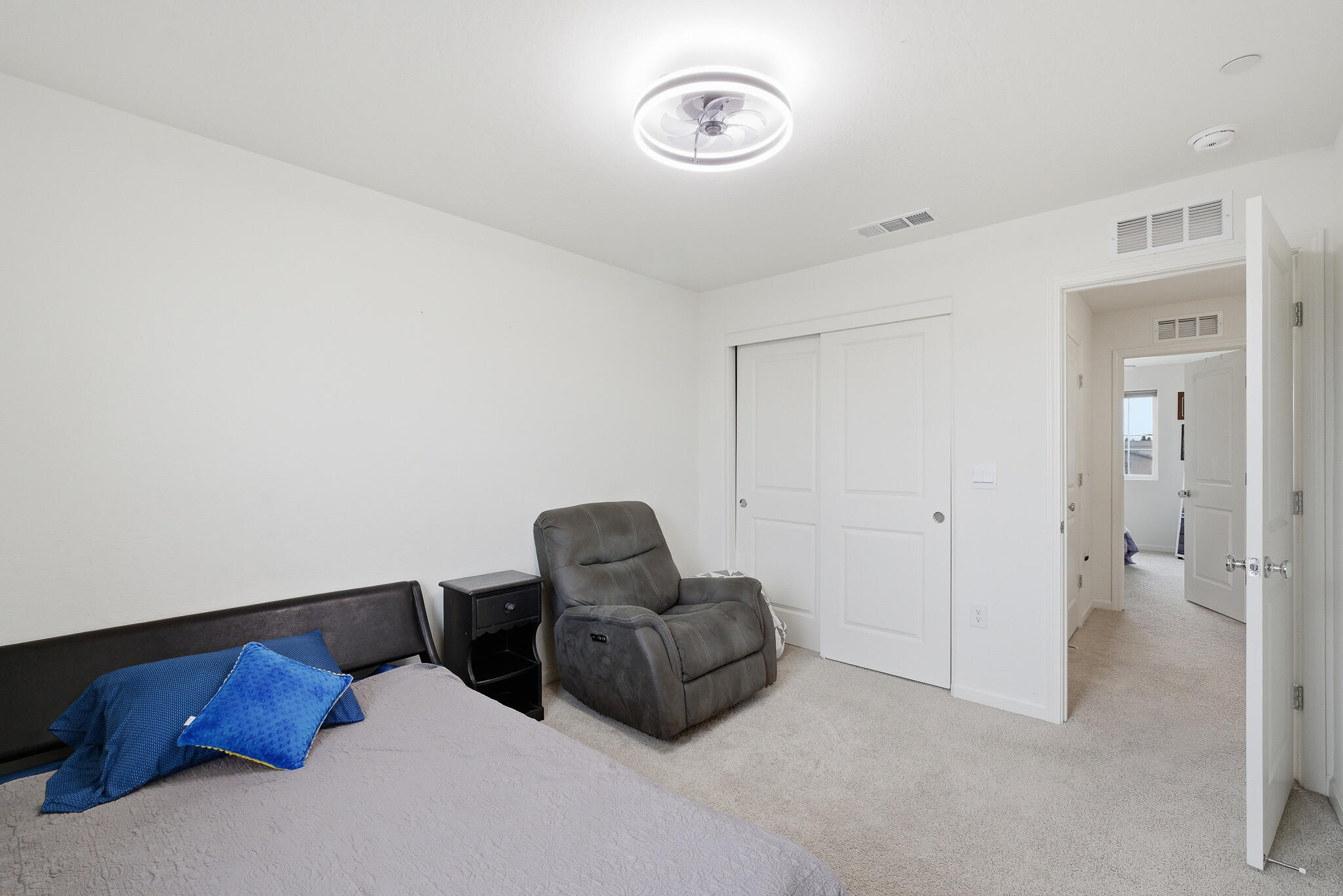 1143 E Packwood Ave, Visalia, CA 93292