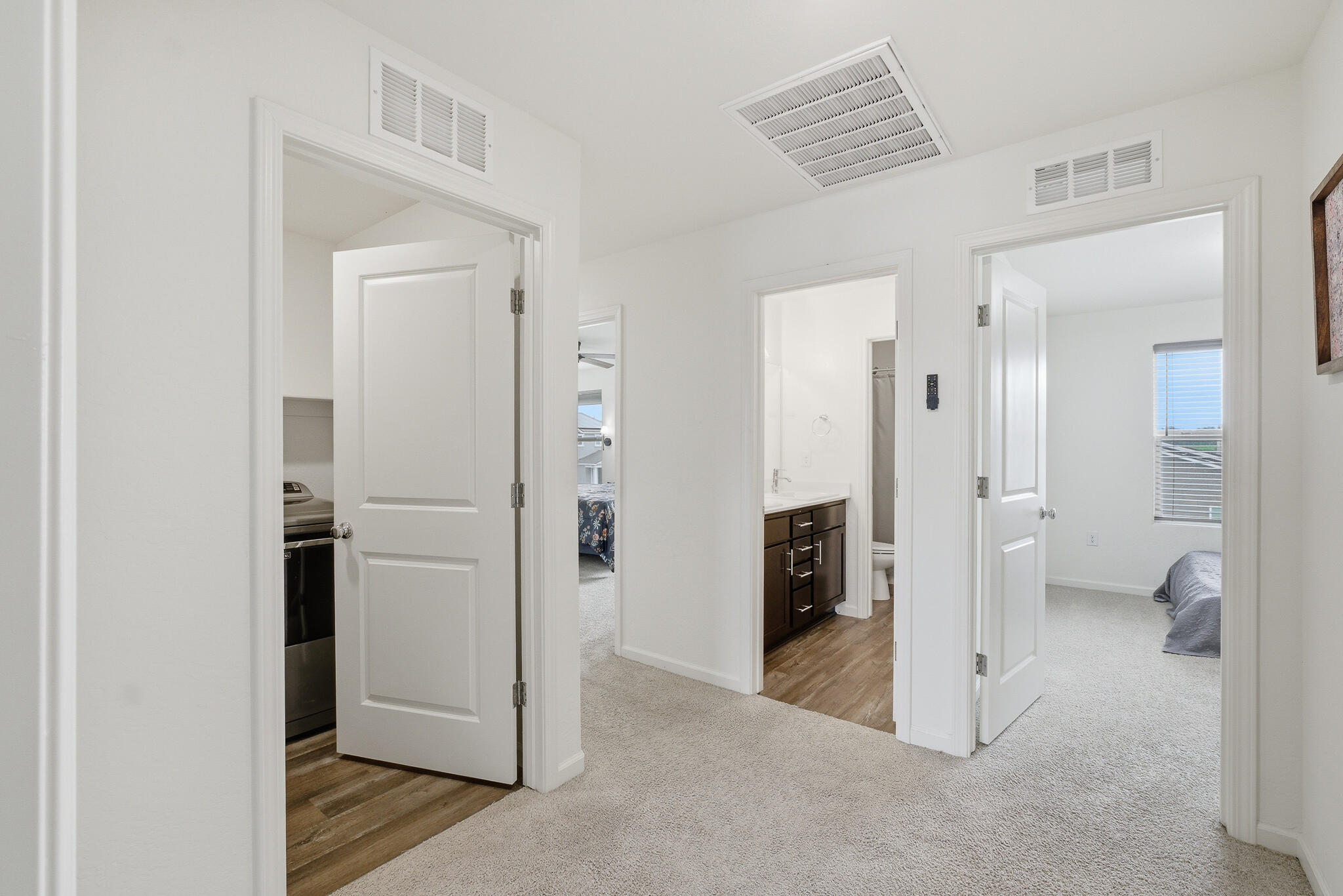 1143 E Packwood Ave, Visalia, CA 93292