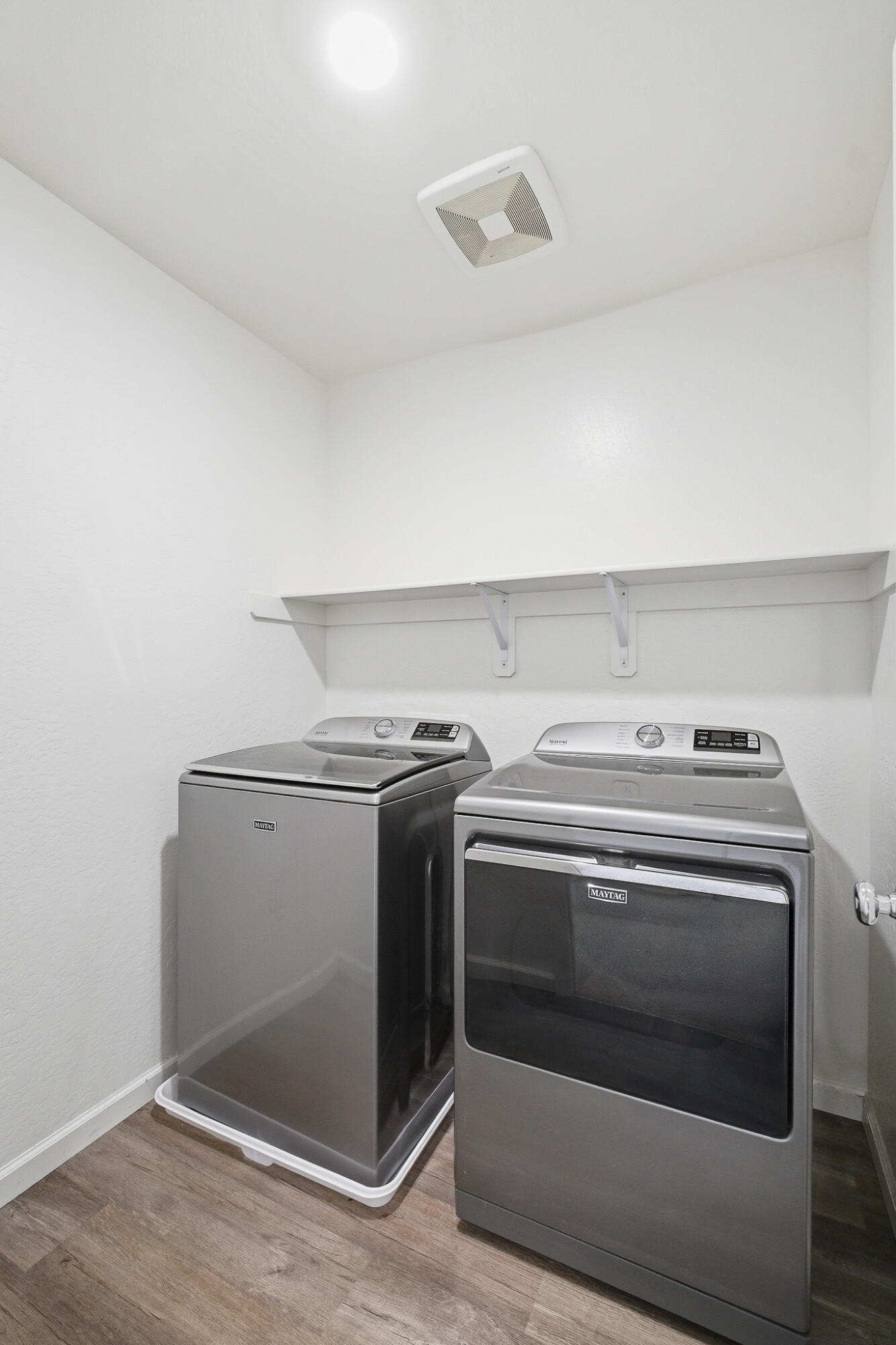 1143 E Packwood Ave, Visalia, CA 93292