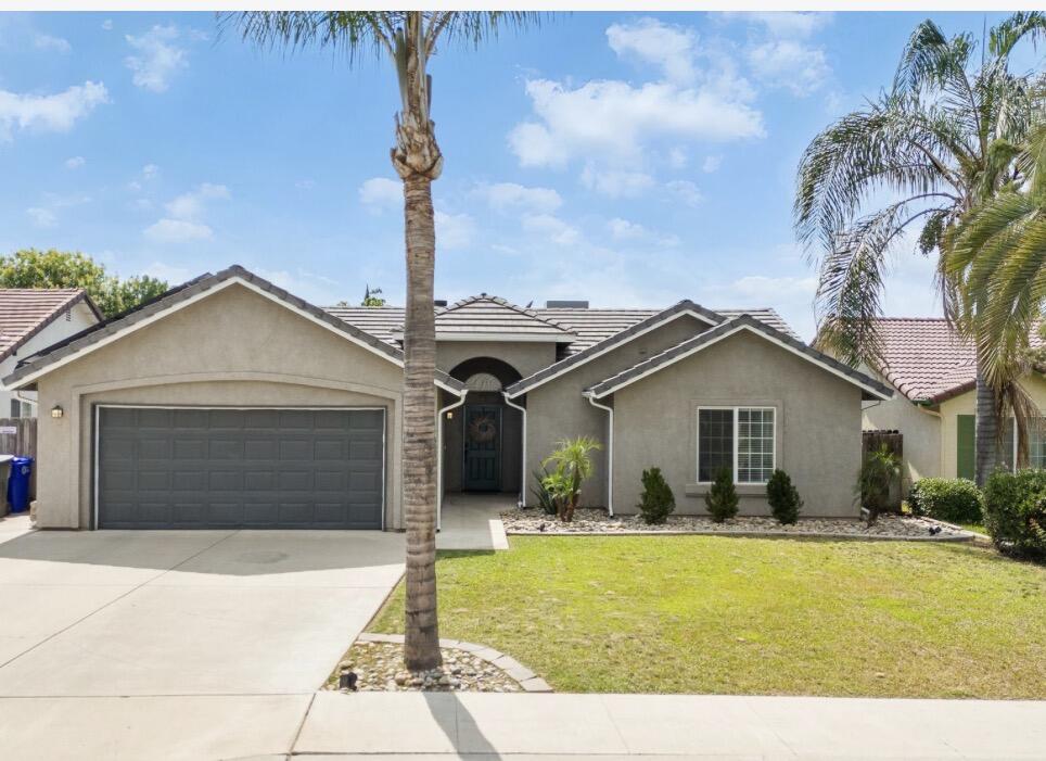 1243 N York St, Porterville, CA 93257