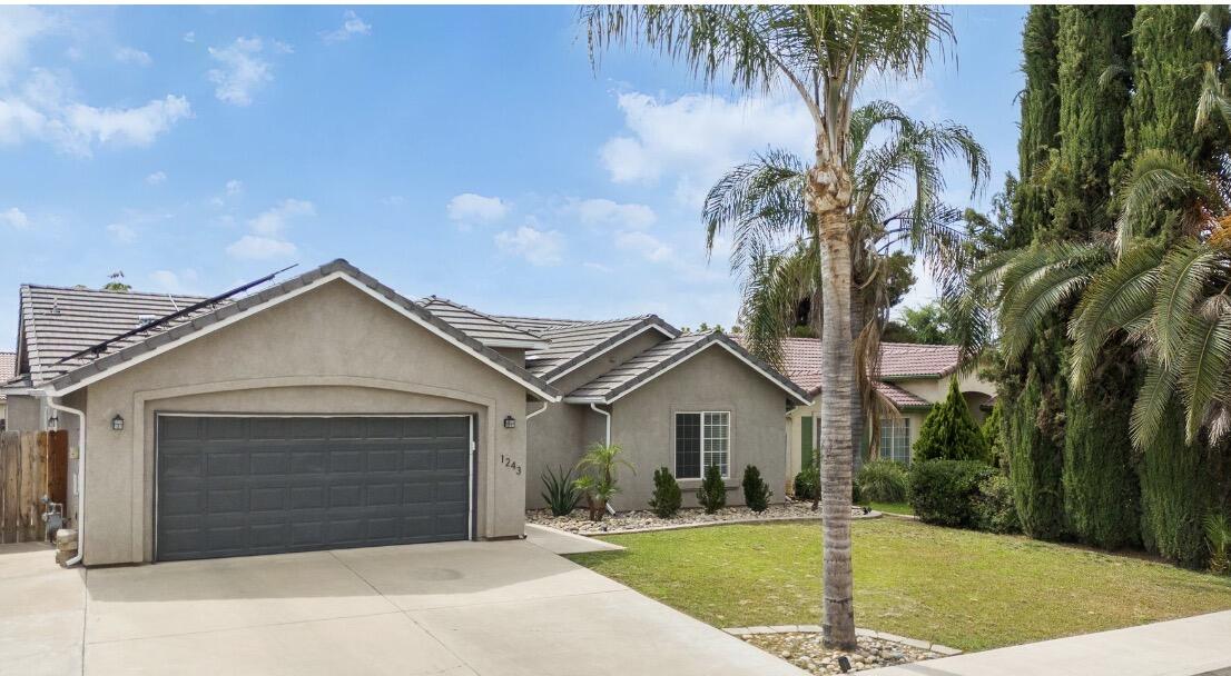 1243 N York St, Porterville, CA 93257