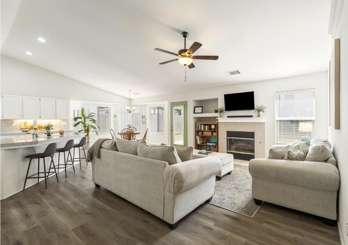 1243 N York St, Porterville, CA 93257