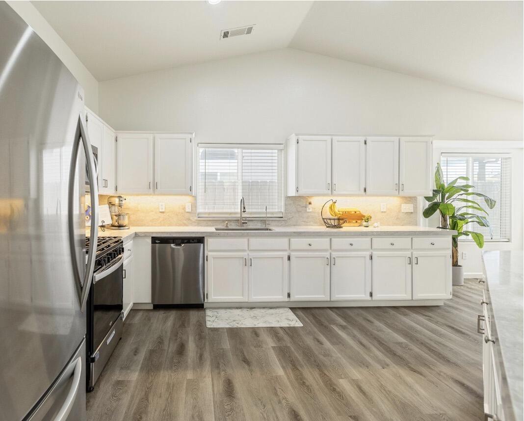 1243 N York St, Porterville, CA 93257