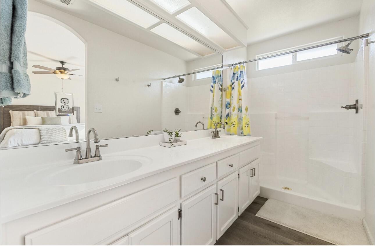 1243 N York St, Porterville, CA 93257