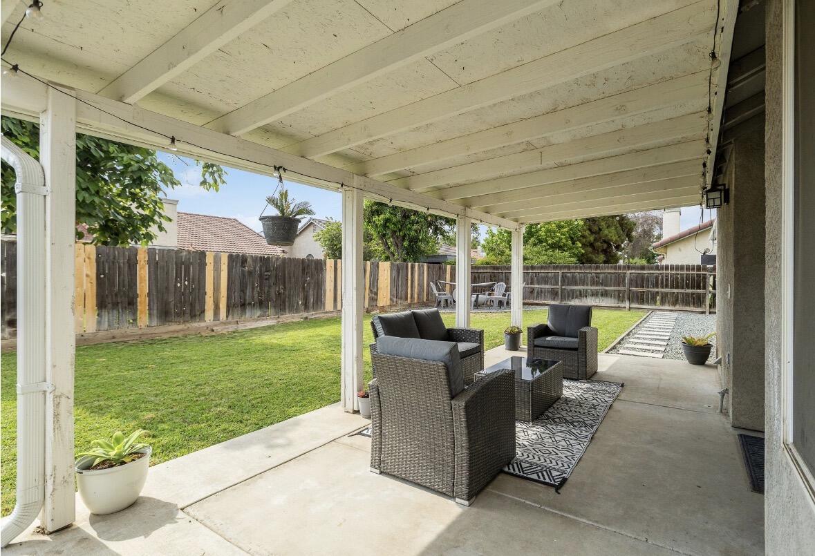 1243 N York St, Porterville, CA 93257