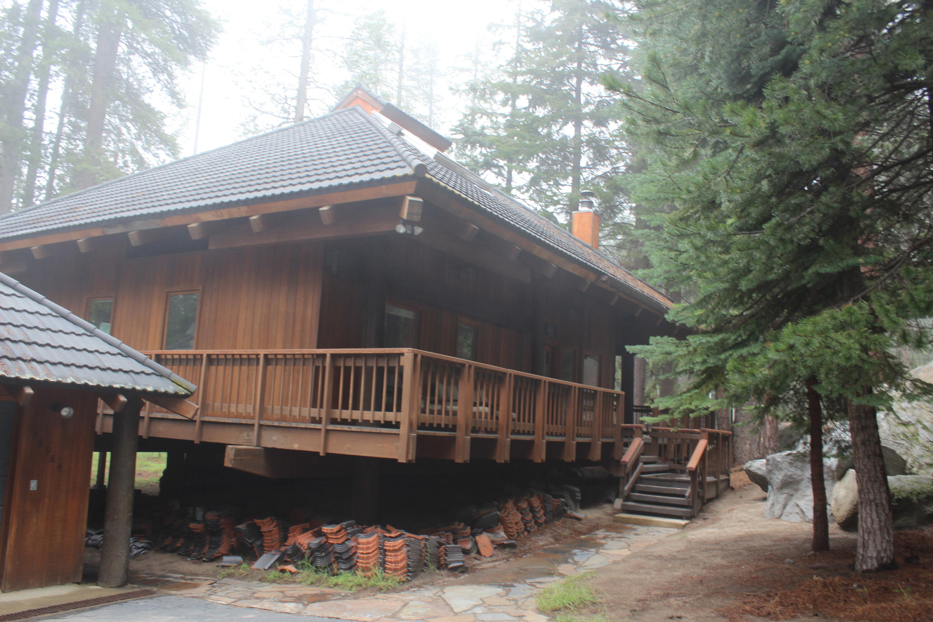 56984 Sequoia Dr, Springville, CA 93265