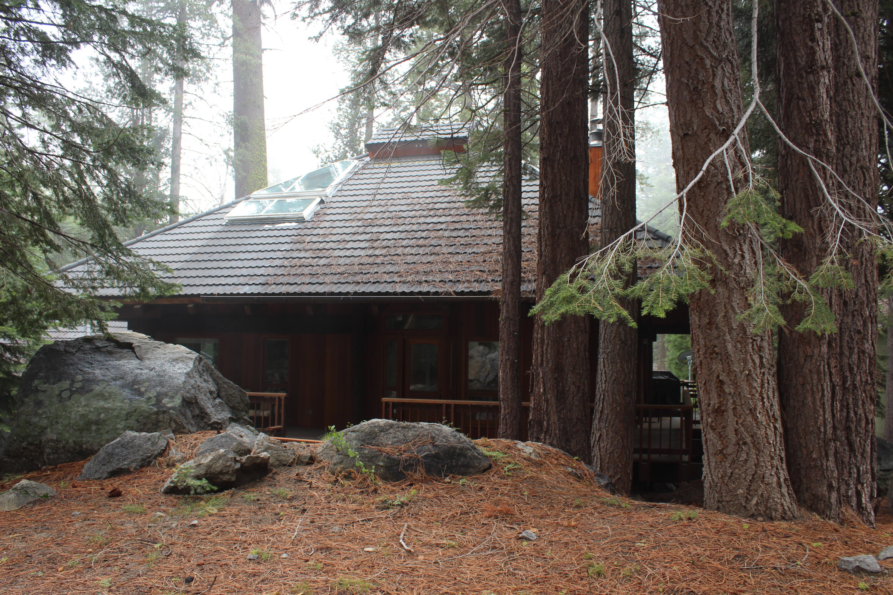 56984 Sequoia Dr, Springville, CA 93265