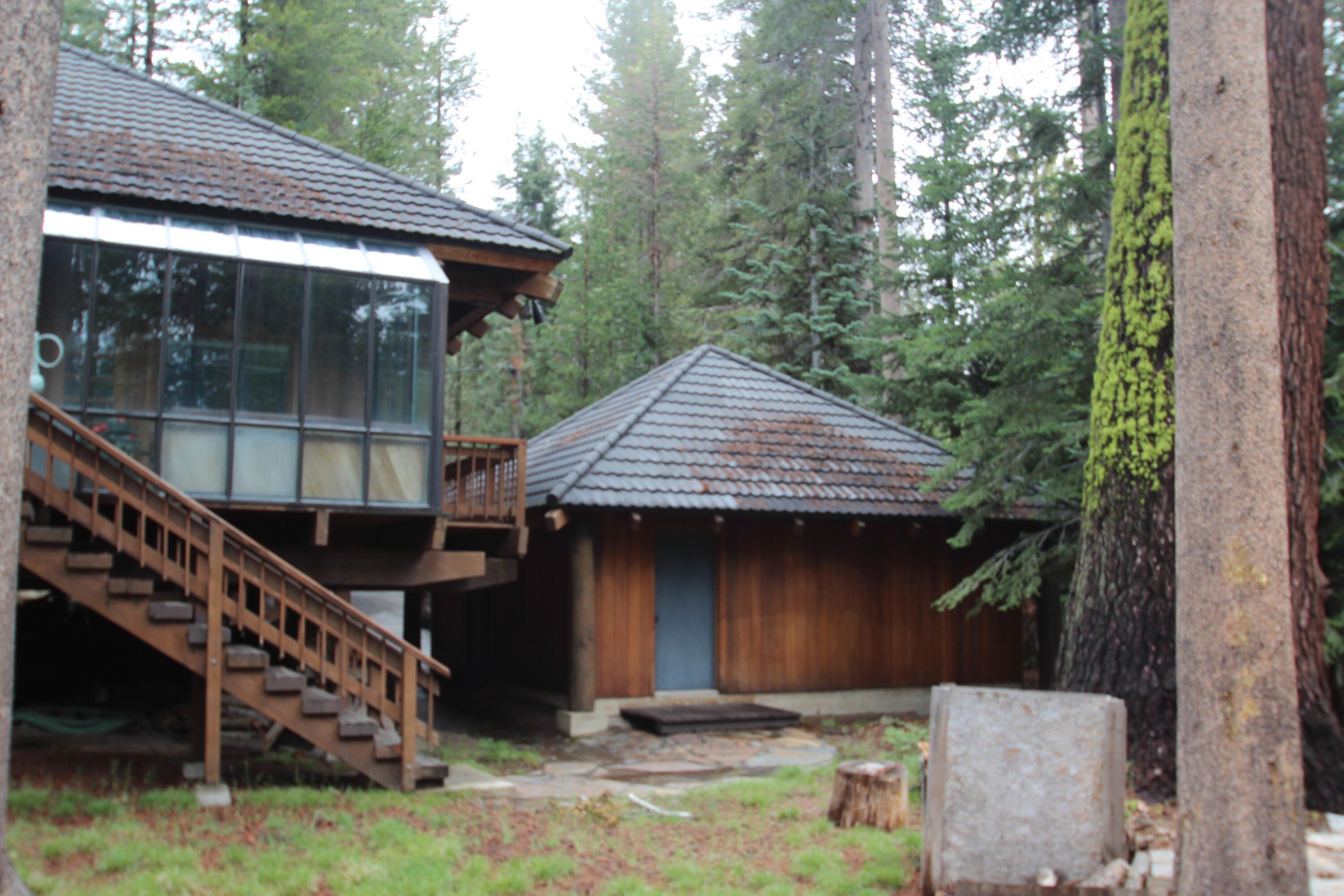 56984 Sequoia Dr, Springville, CA 93265