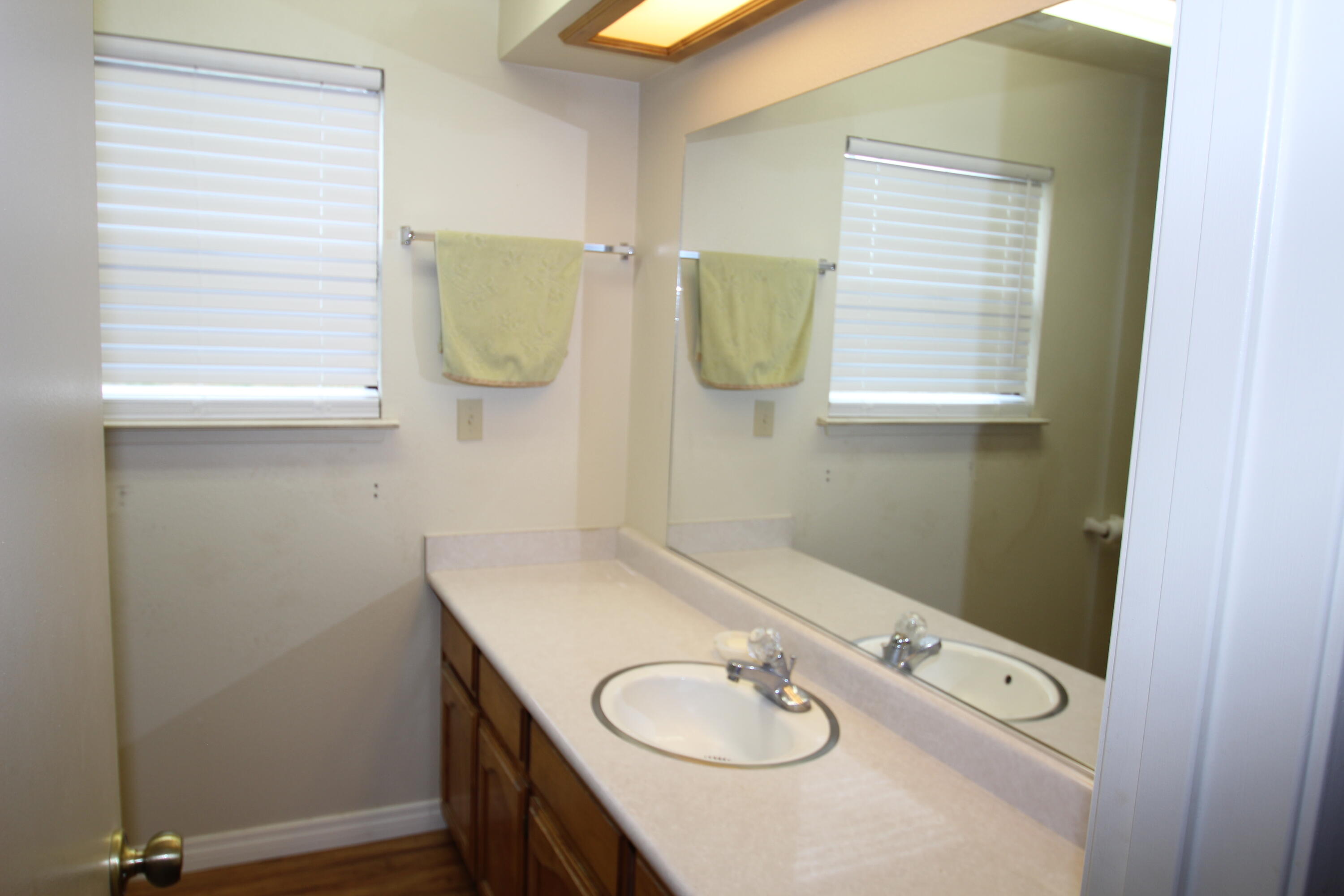 265 Pierpoint Dr, Springville, CA 93265