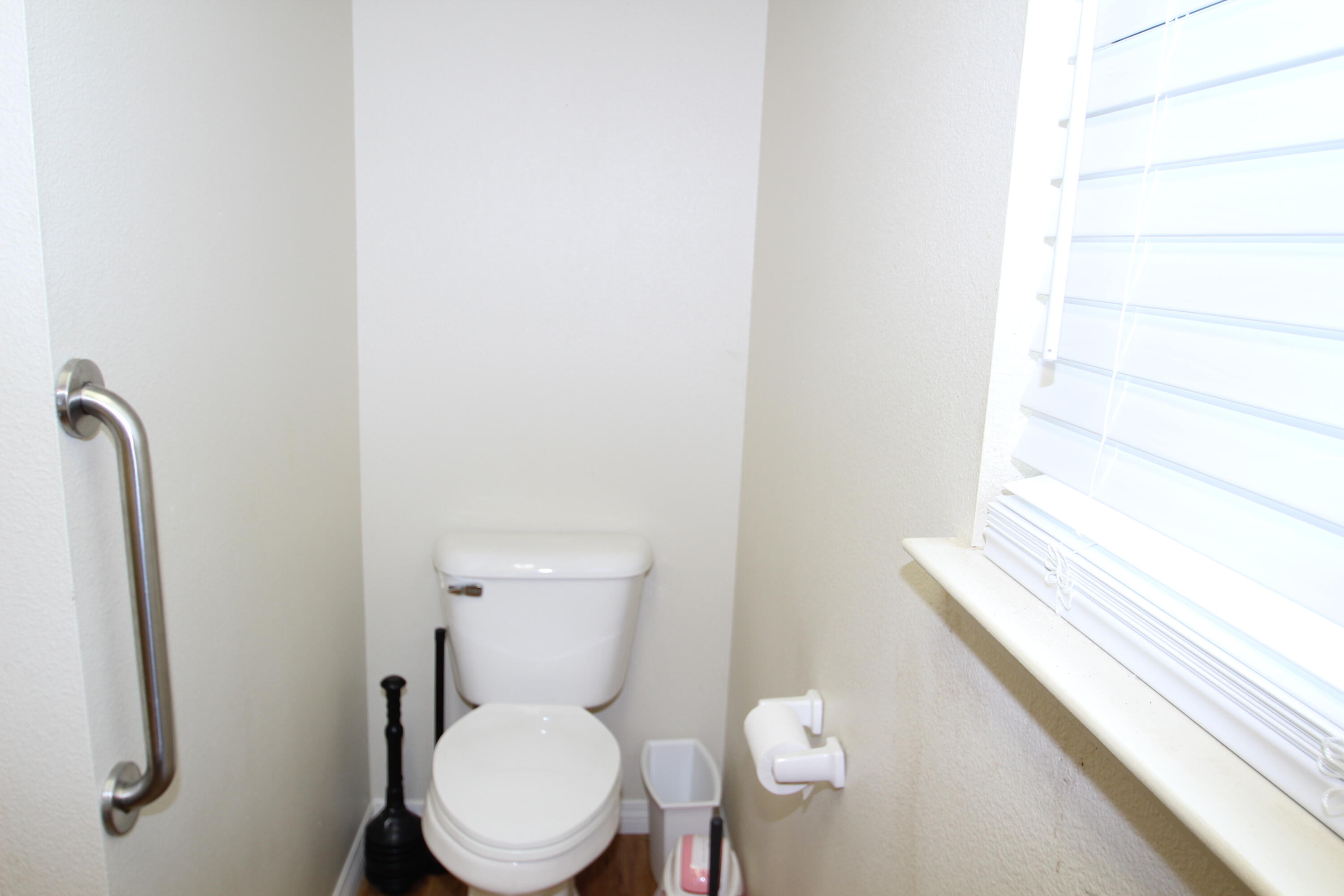 265 Pierpoint Dr, Springville, CA 93265