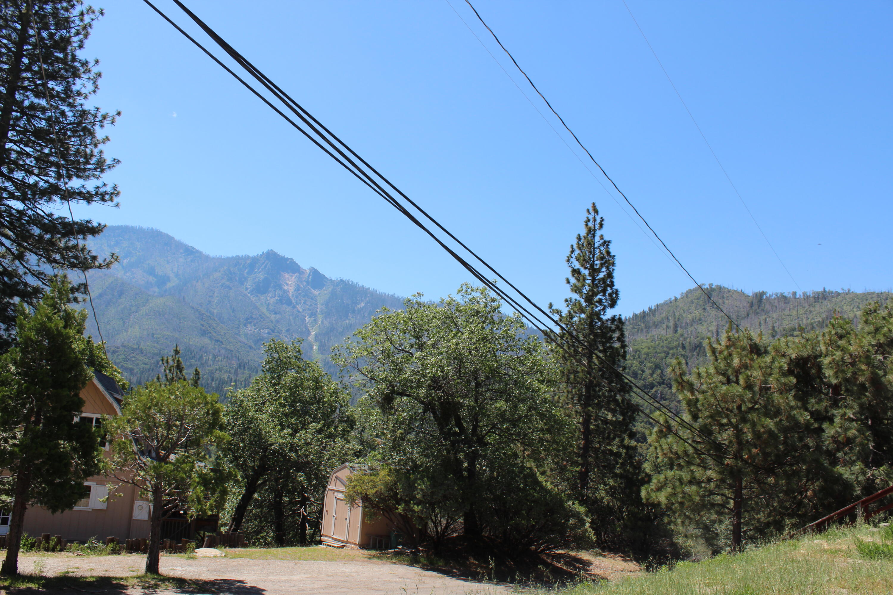 265 Pierpoint Dr, Springville, CA 93265
