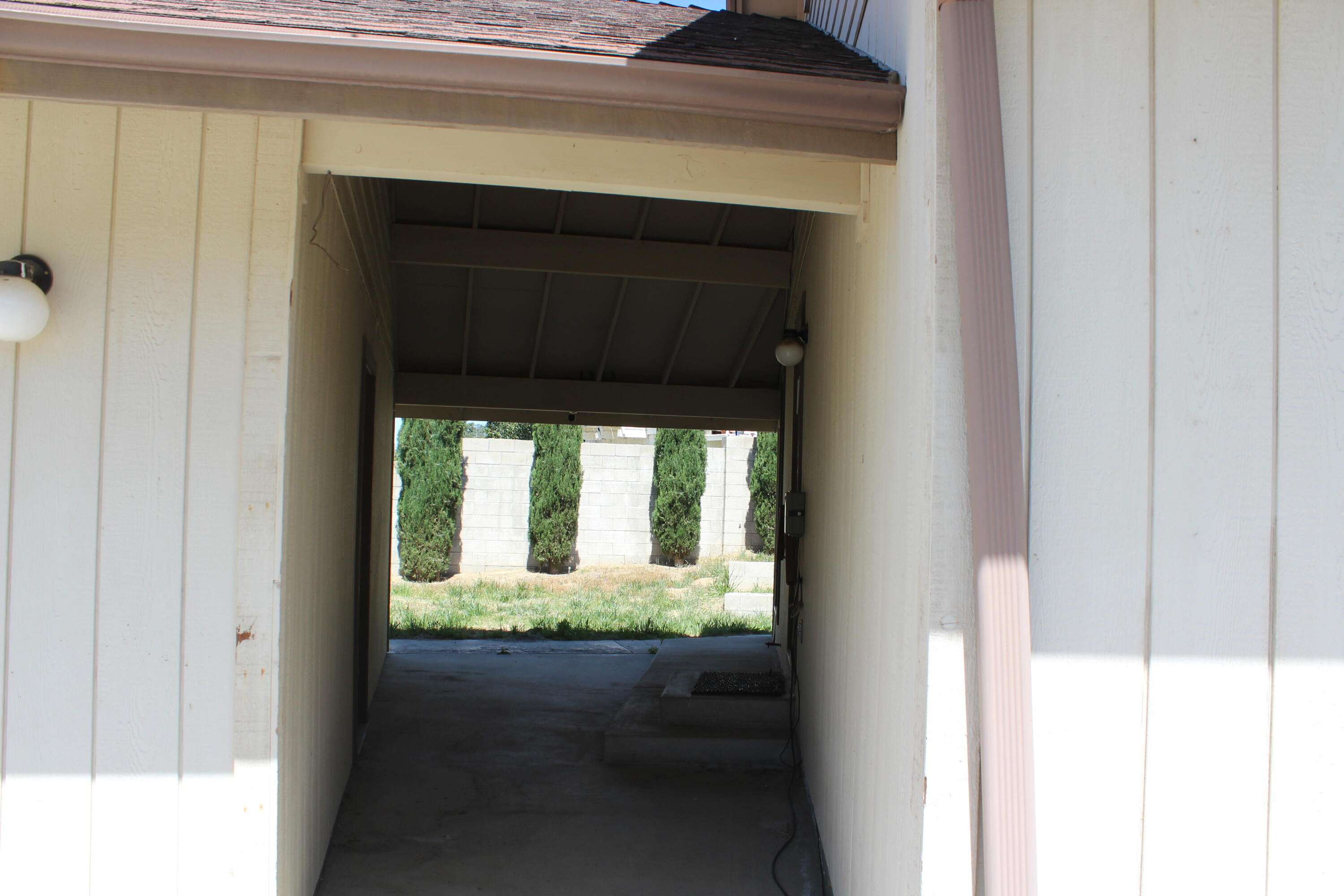 265 Pierpoint Dr, Springville, CA 93265