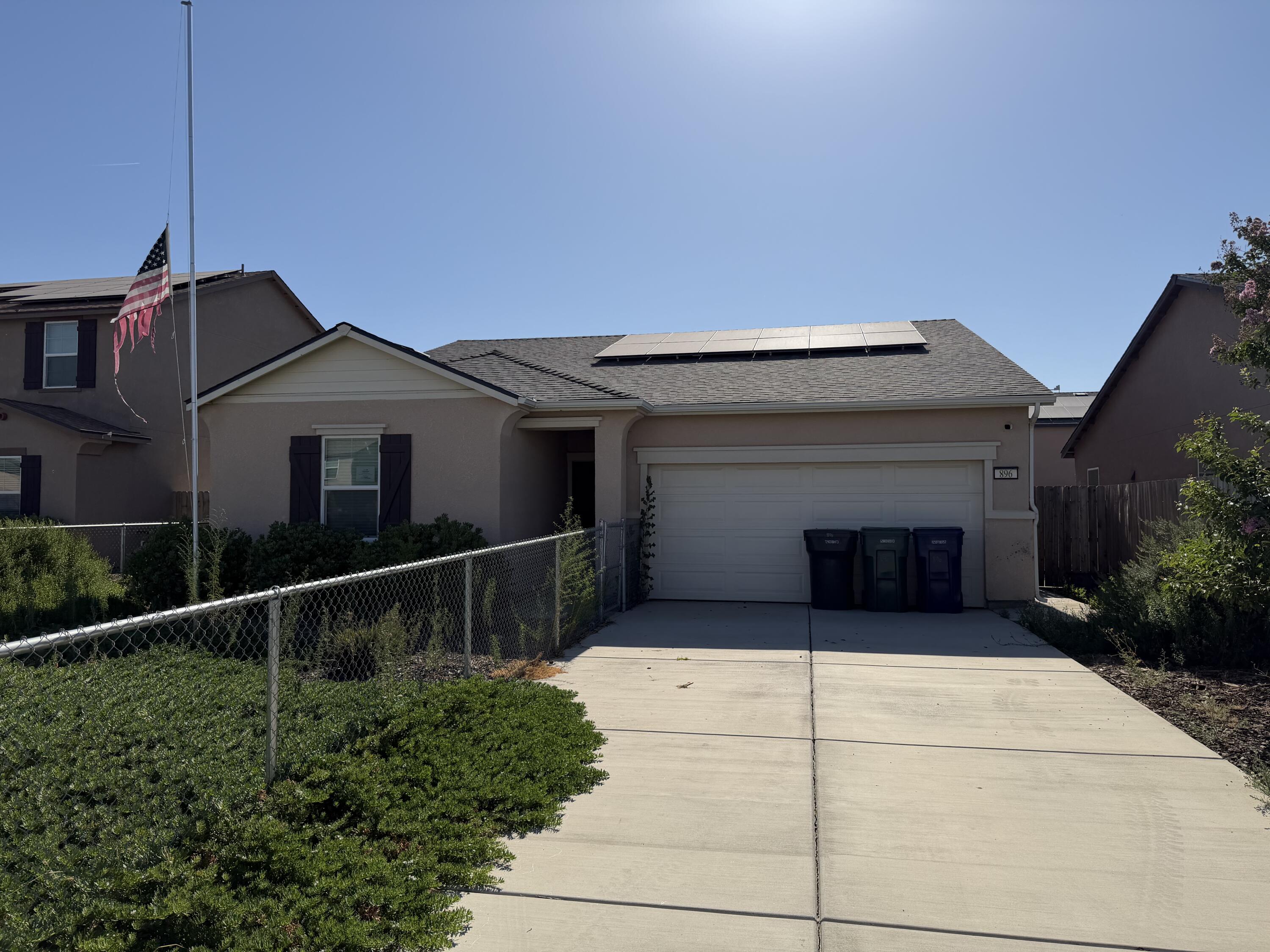 896 Anthem Ct, Tulare, CA 93274