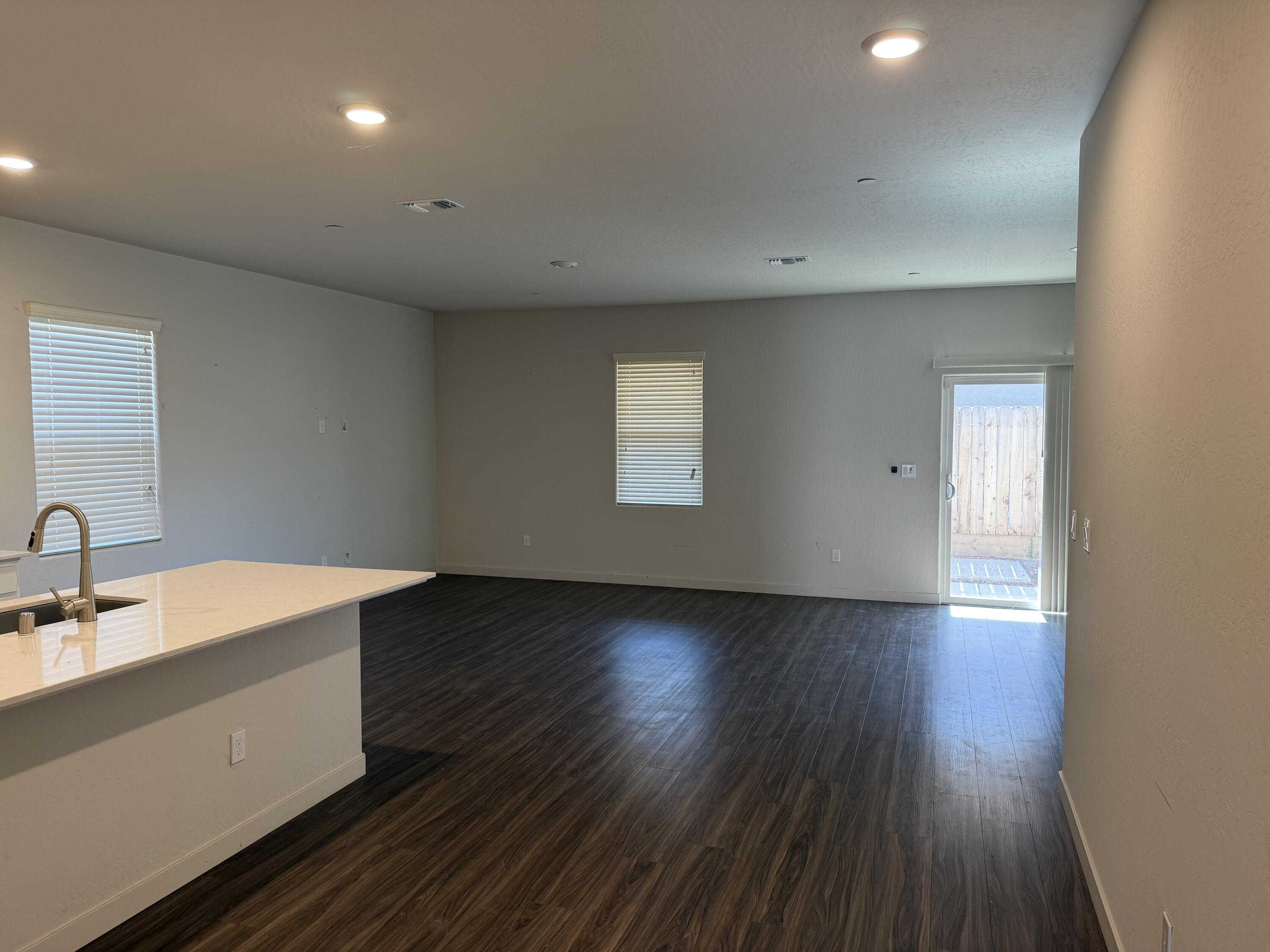 896 Anthem Ct, Tulare, CA 93274