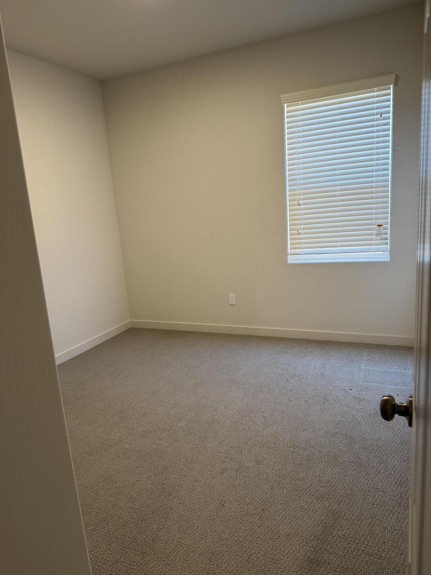 896 Anthem Ct, Tulare, CA 93274