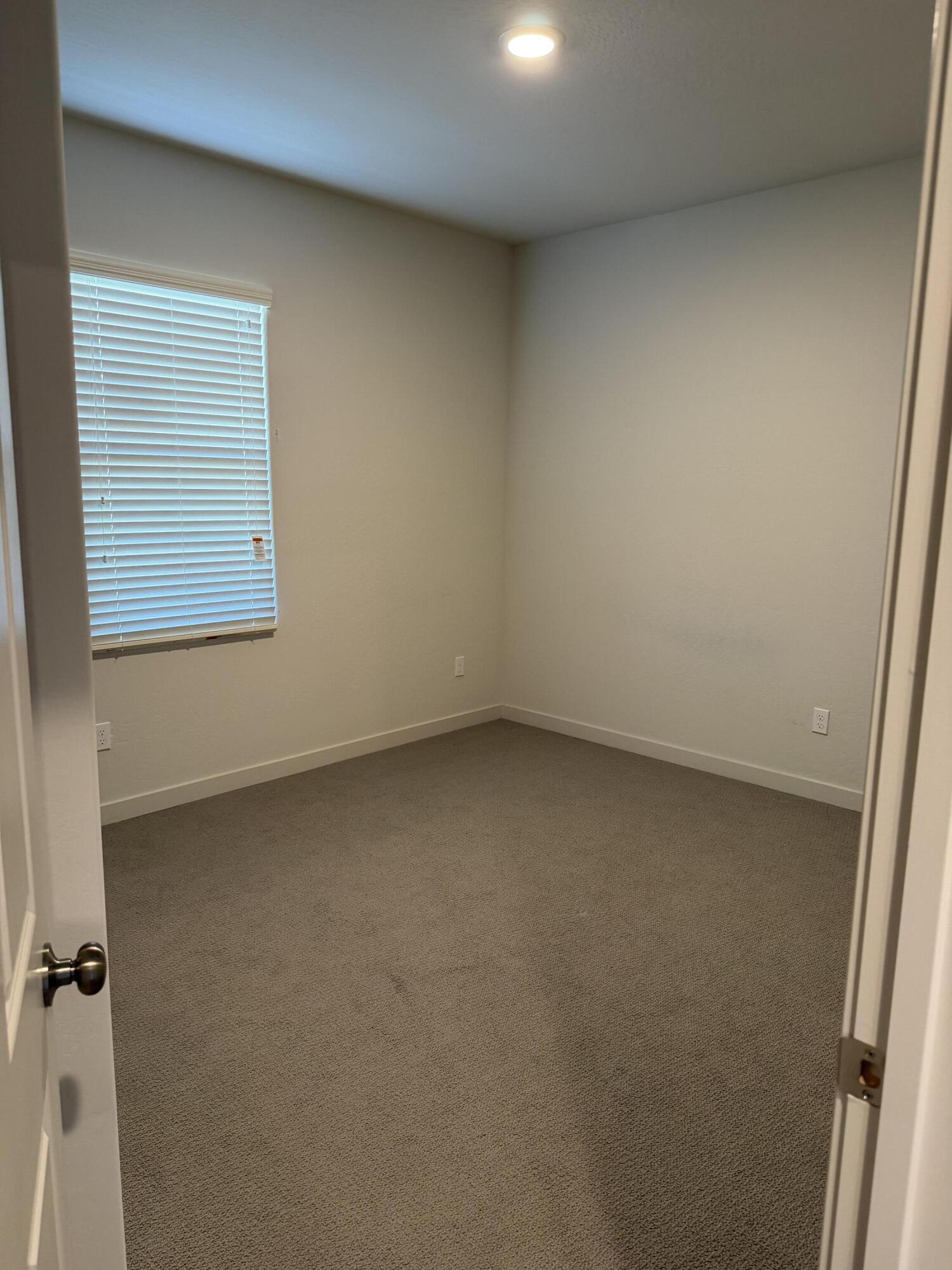 896 Anthem Ct, Tulare, CA 93274