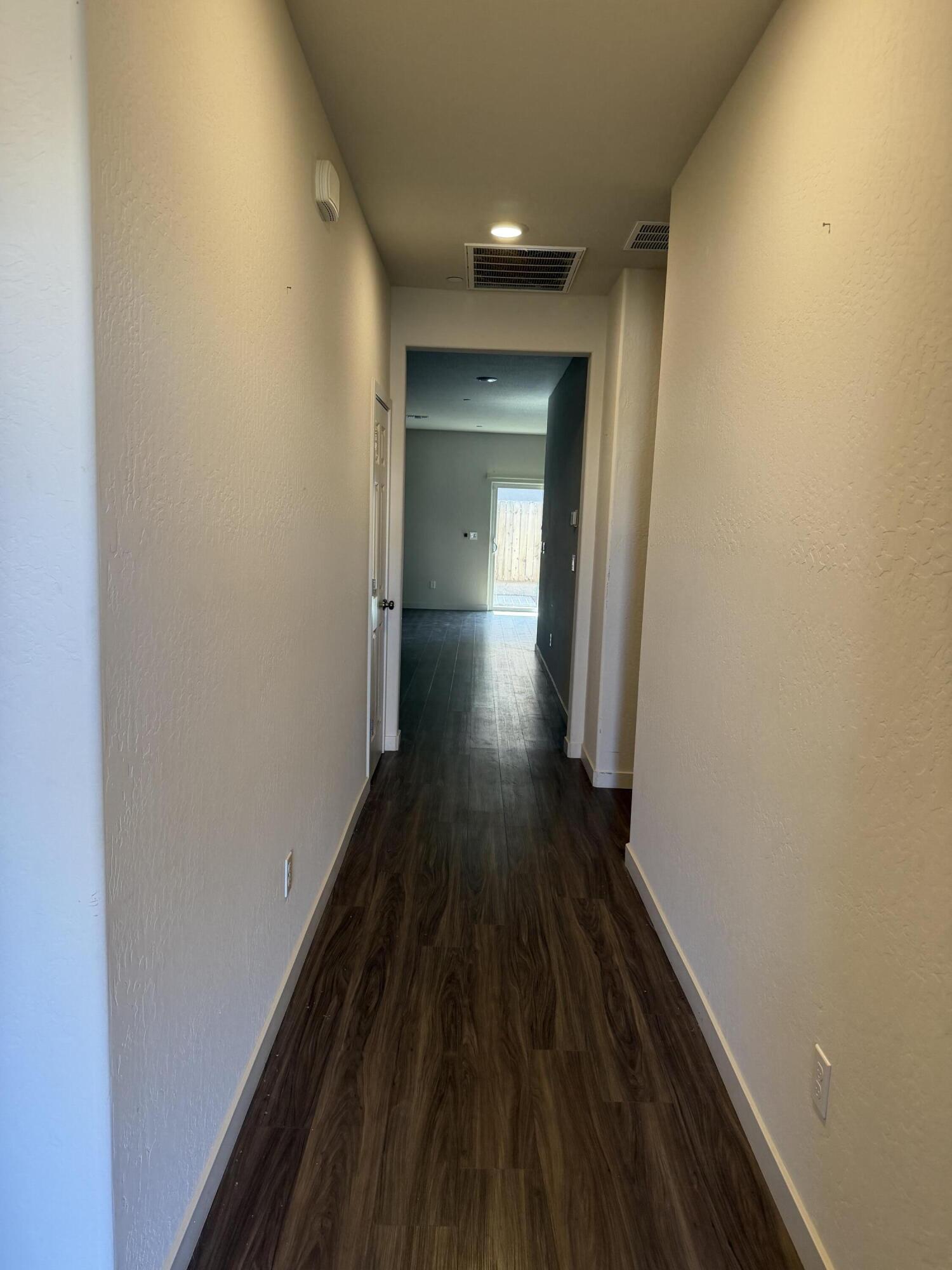 896 Anthem Ct, Tulare, CA 93274