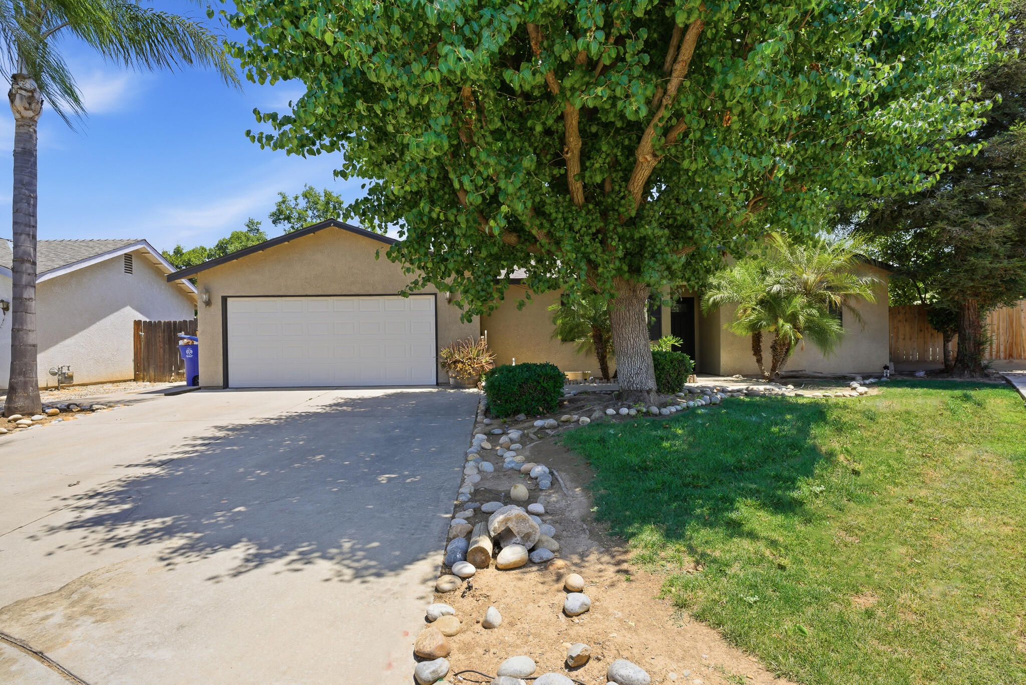 618 Birdsong Ct, Exeter, CA 93221