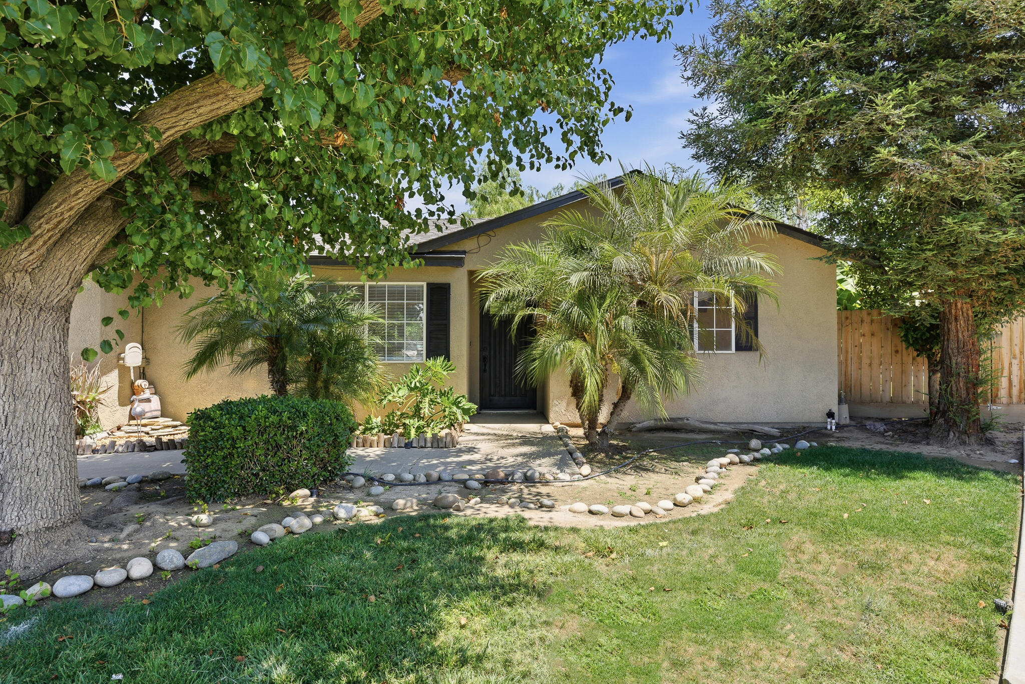 618 Birdsong Ct, Exeter, CA 93221
