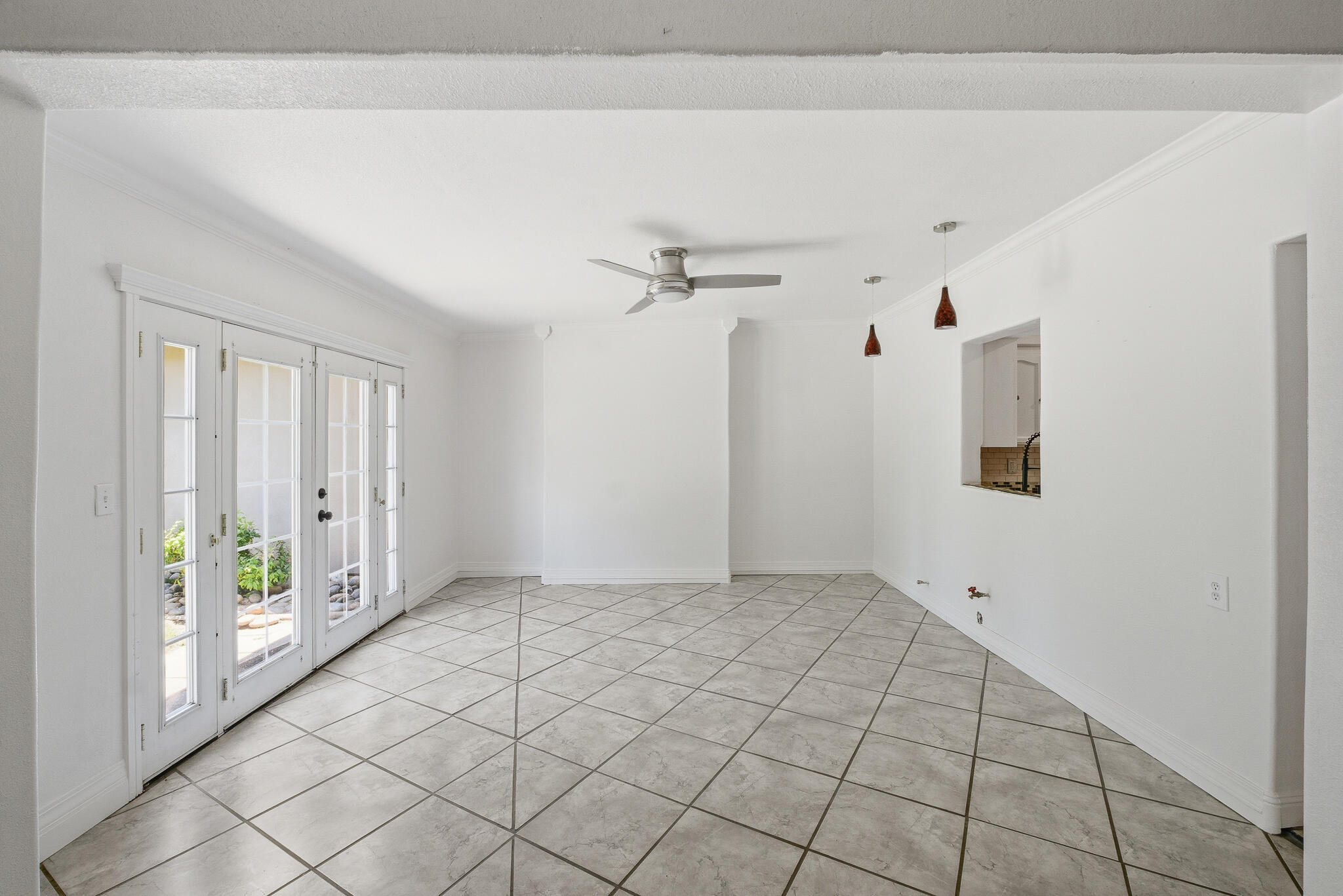 618 Birdsong Ct, Exeter, CA 93221