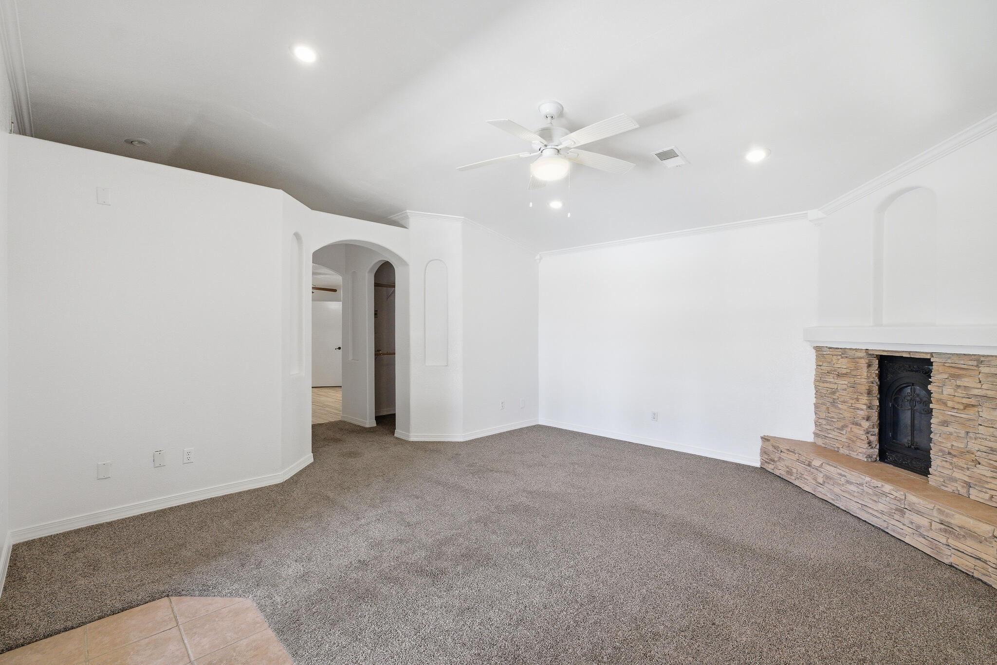 618 Birdsong Ct, Exeter, CA 93221