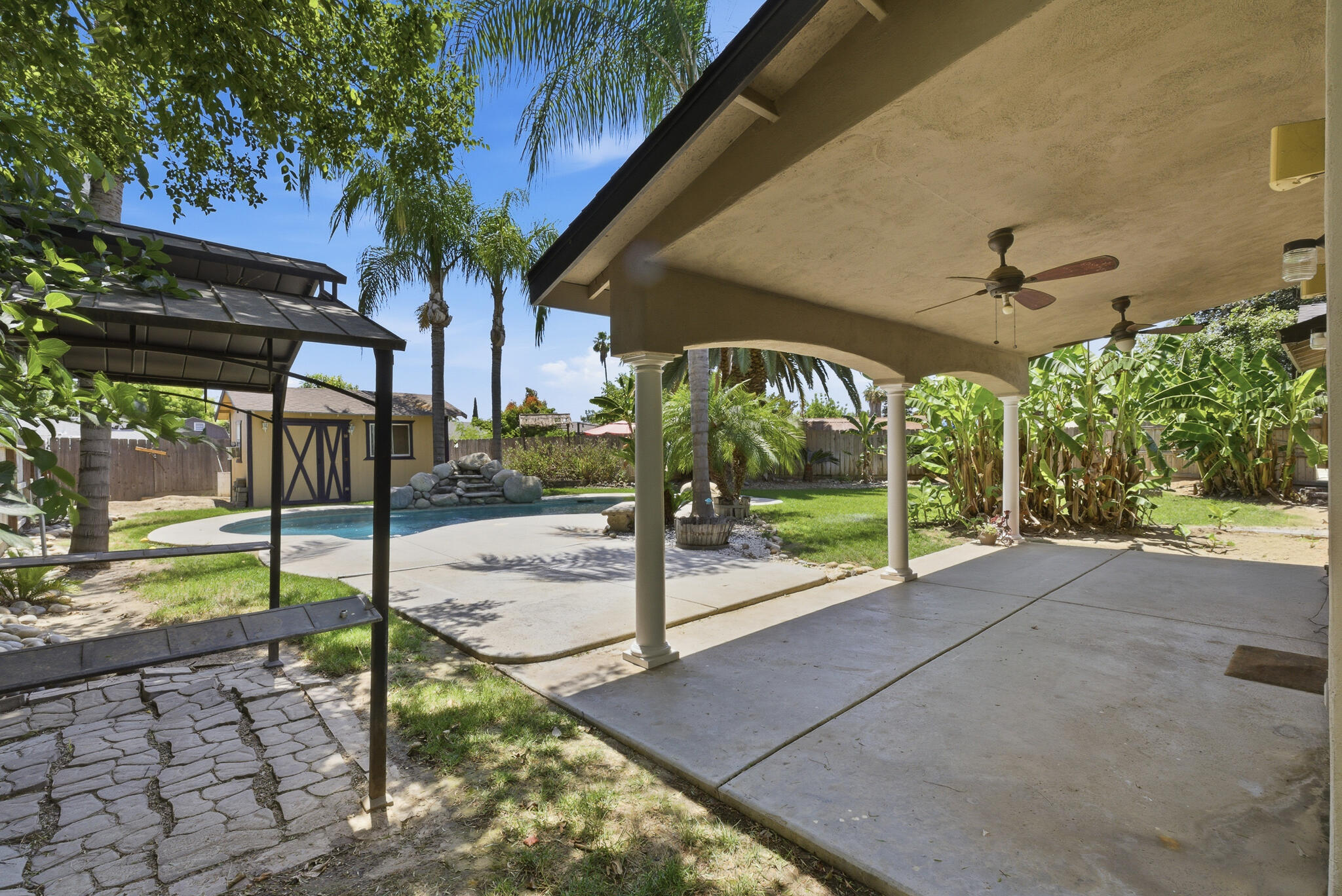 618 Birdsong Ct, Exeter, CA 93221