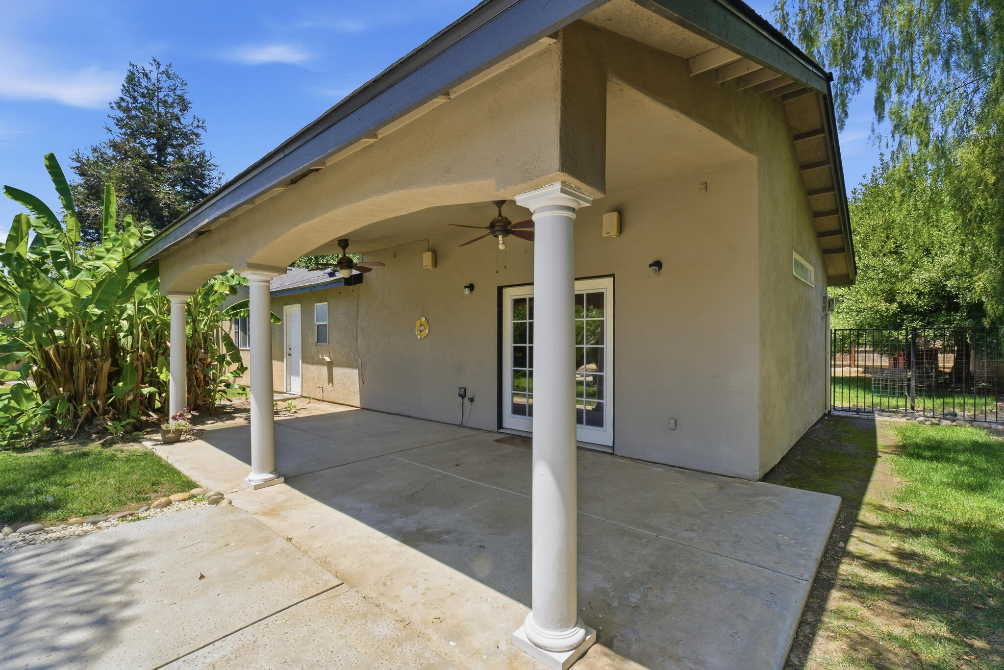 618 Birdsong Ct, Exeter, CA 93221