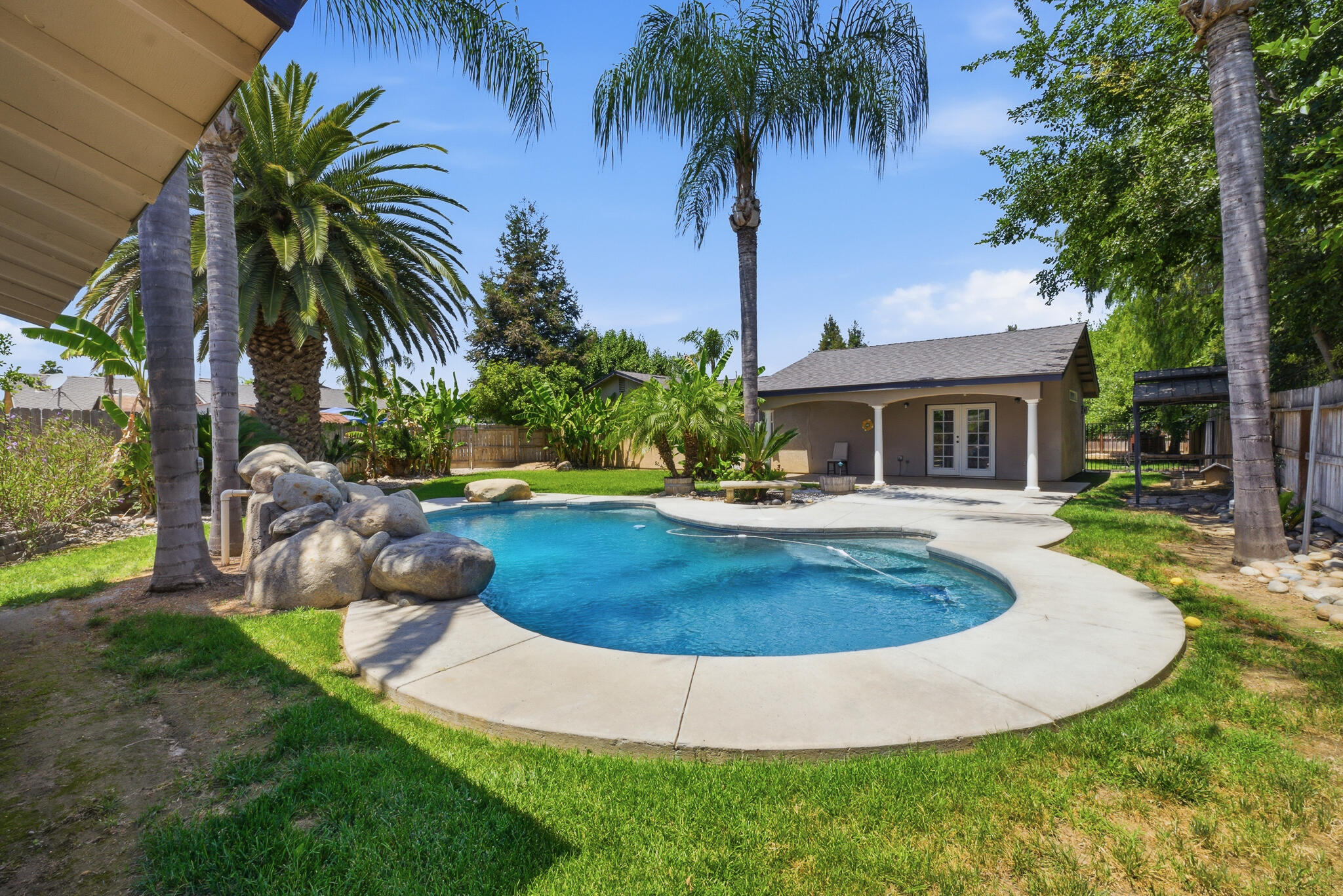 618 Birdsong Ct, Exeter, CA 93221