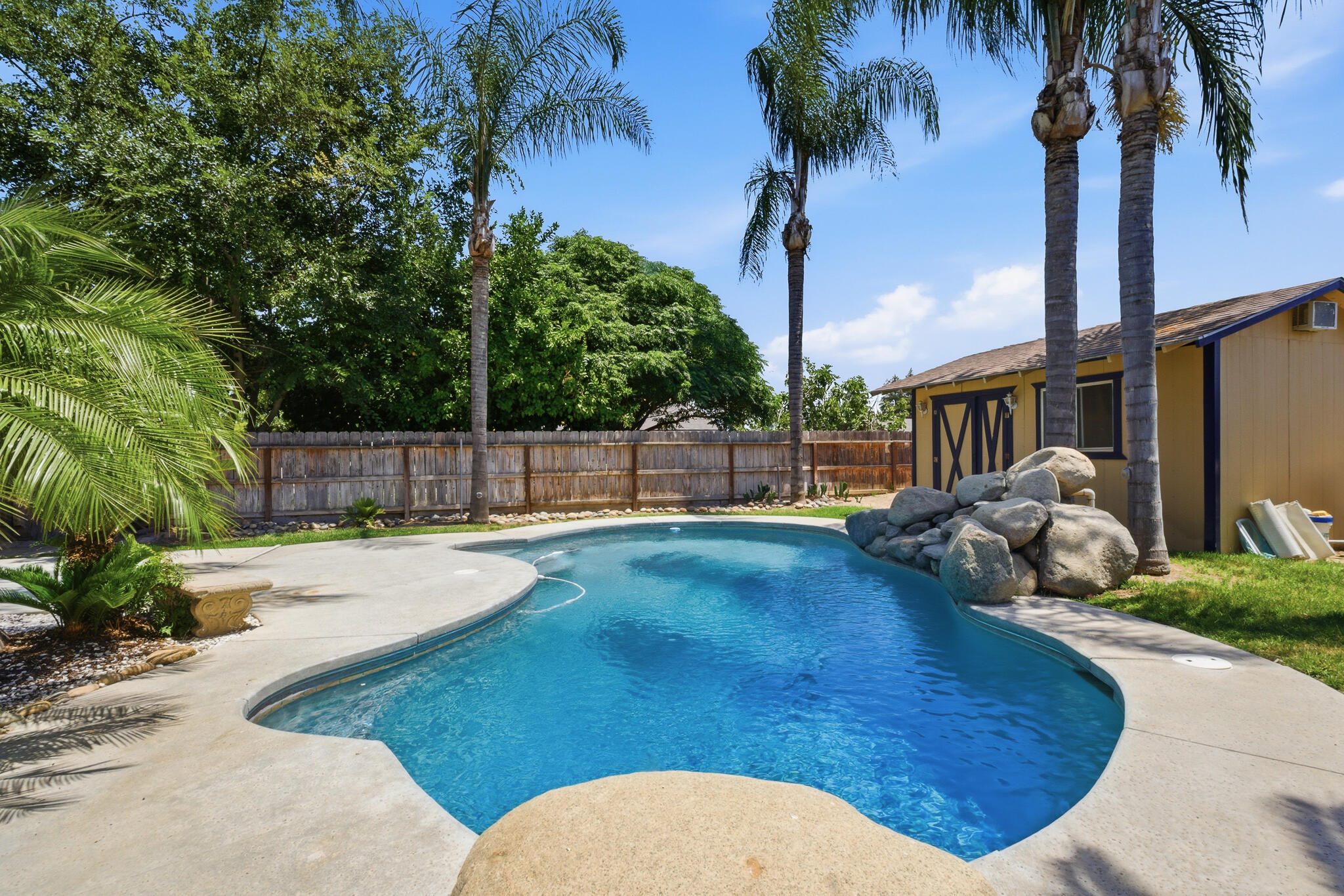 618 Birdsong Ct, Exeter, CA 93221