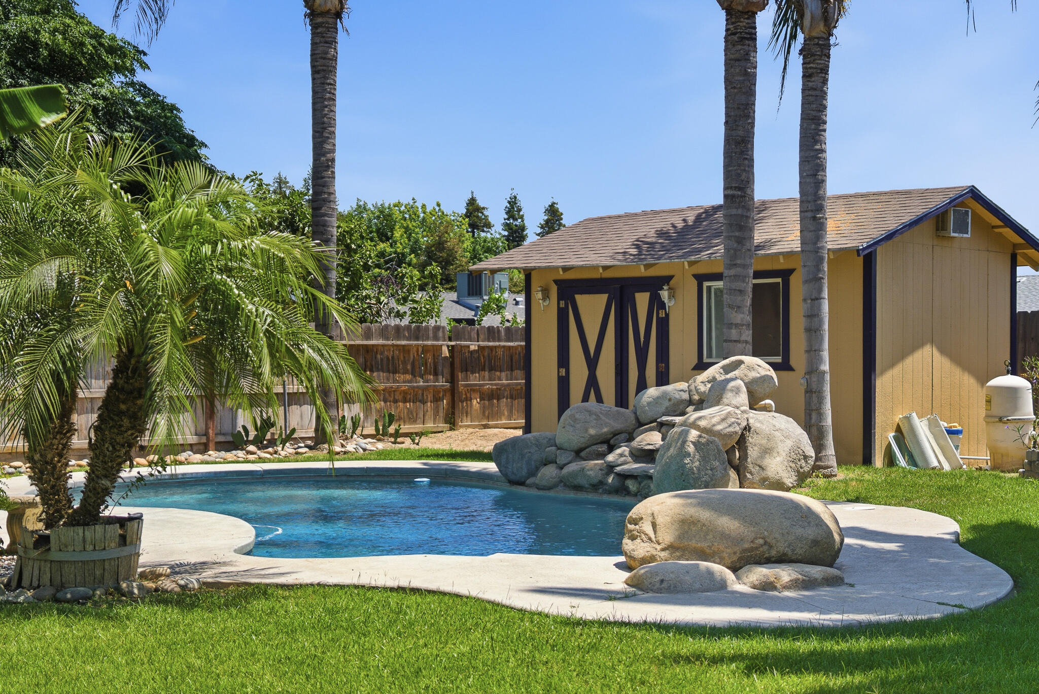 618 Birdsong Ct, Exeter, CA 93221