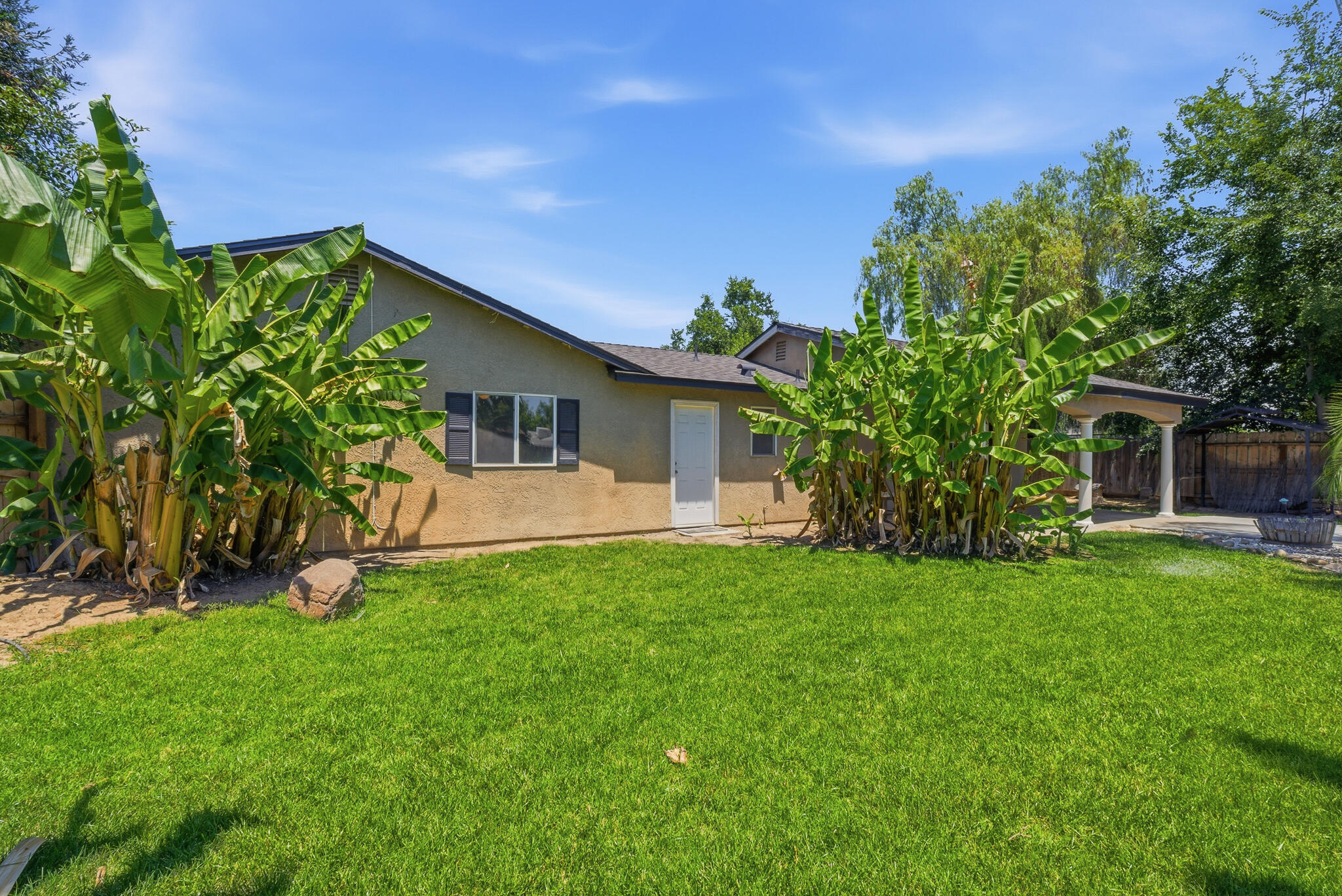 618 Birdsong Ct, Exeter, CA 93221