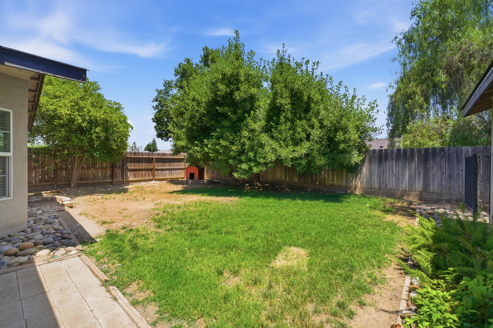 618 Birdsong Ct, Exeter, CA 93221