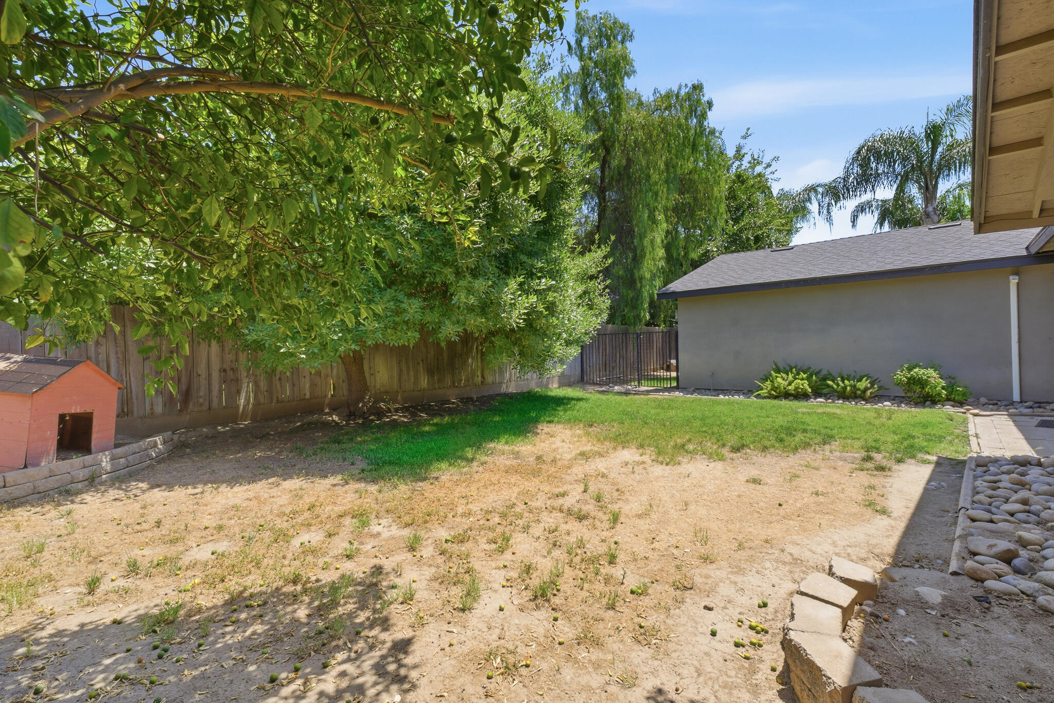 618 Birdsong Ct, Exeter, CA 93221