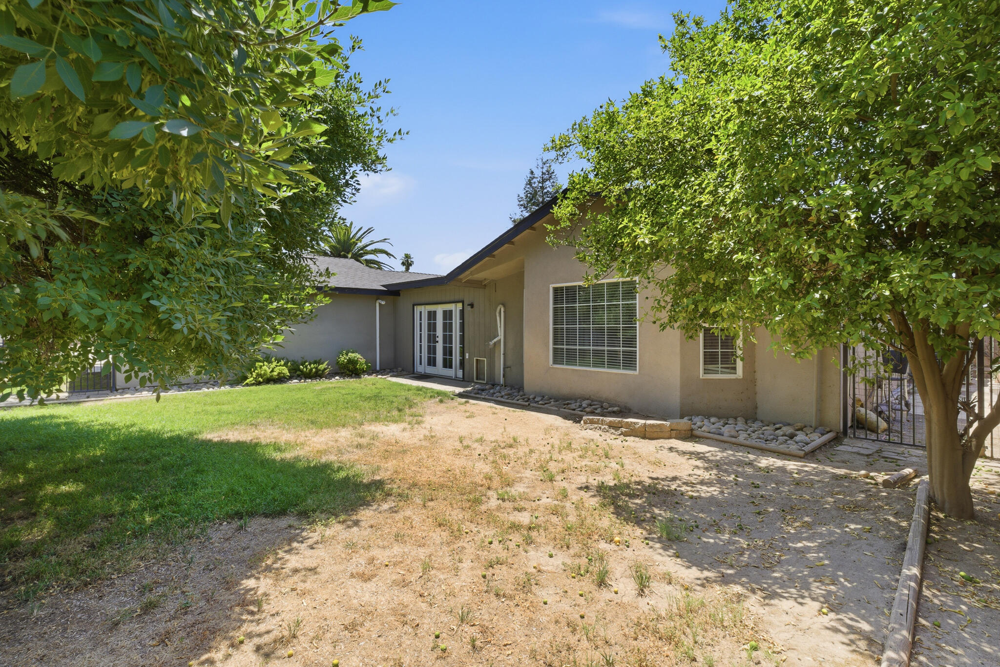 618 Birdsong Ct, Exeter, CA 93221