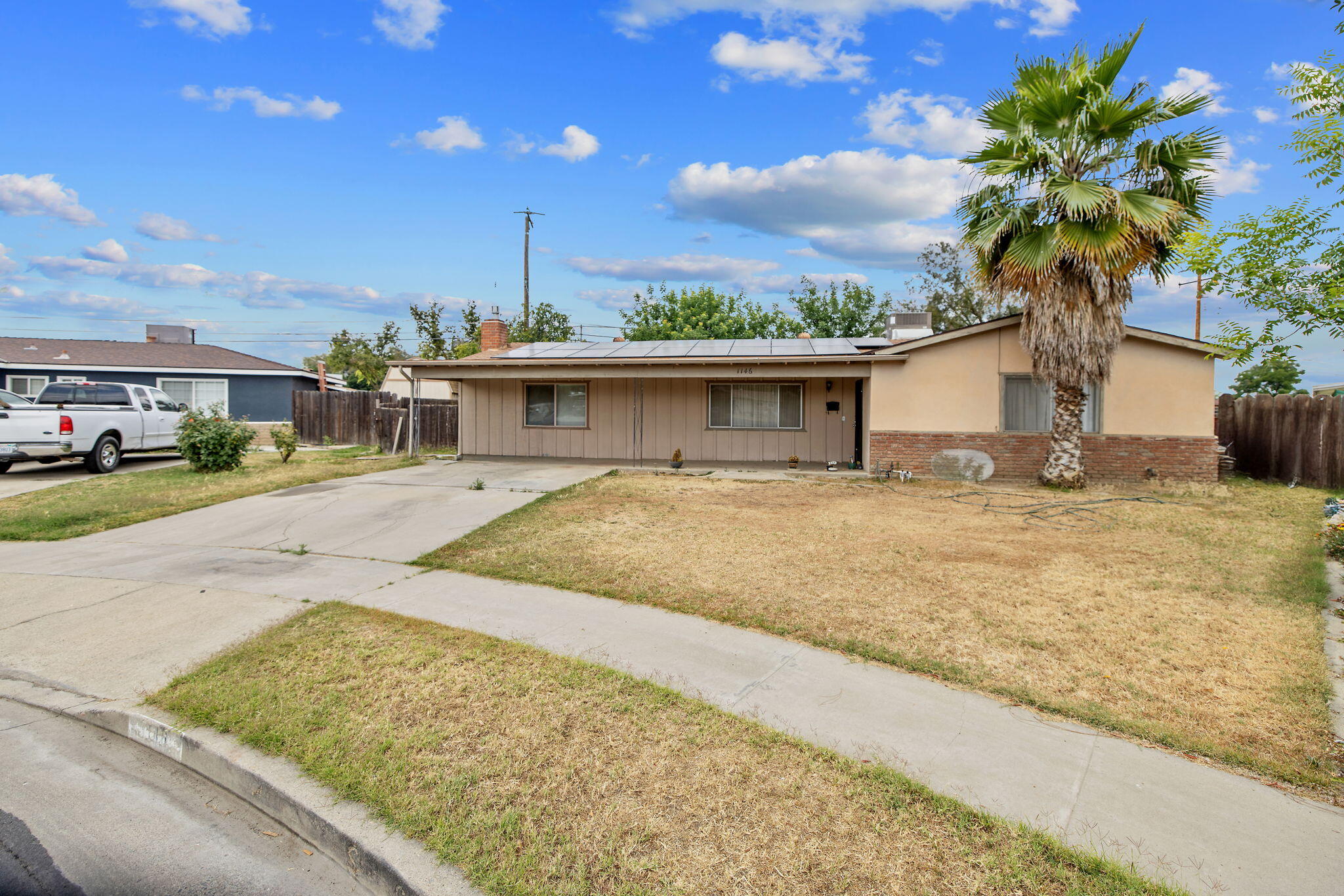 1146 Lassen Dr, Hanford, CA 93230
