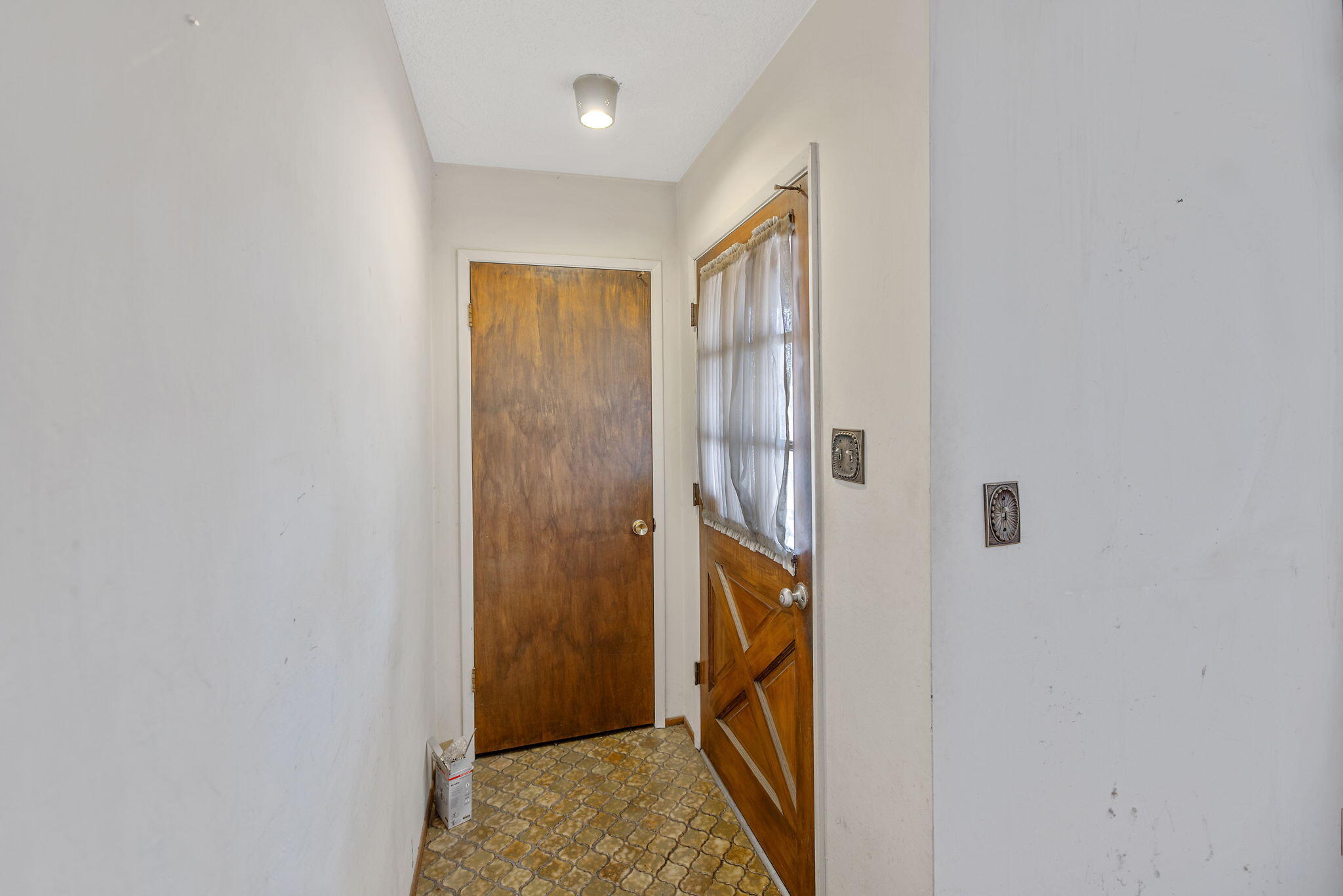 1146 Lassen Dr, Hanford, CA 93230
