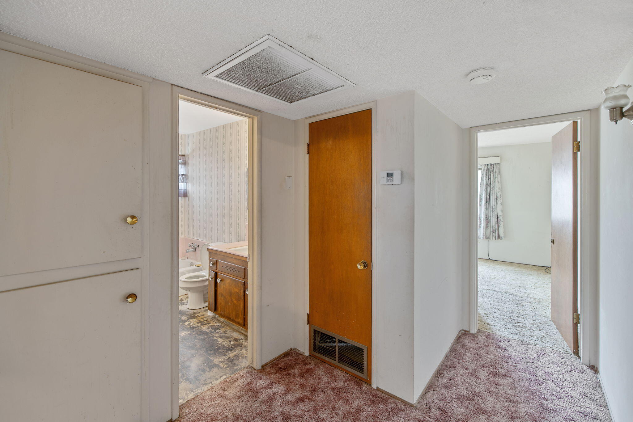 1146 Lassen Dr, Hanford, CA 93230