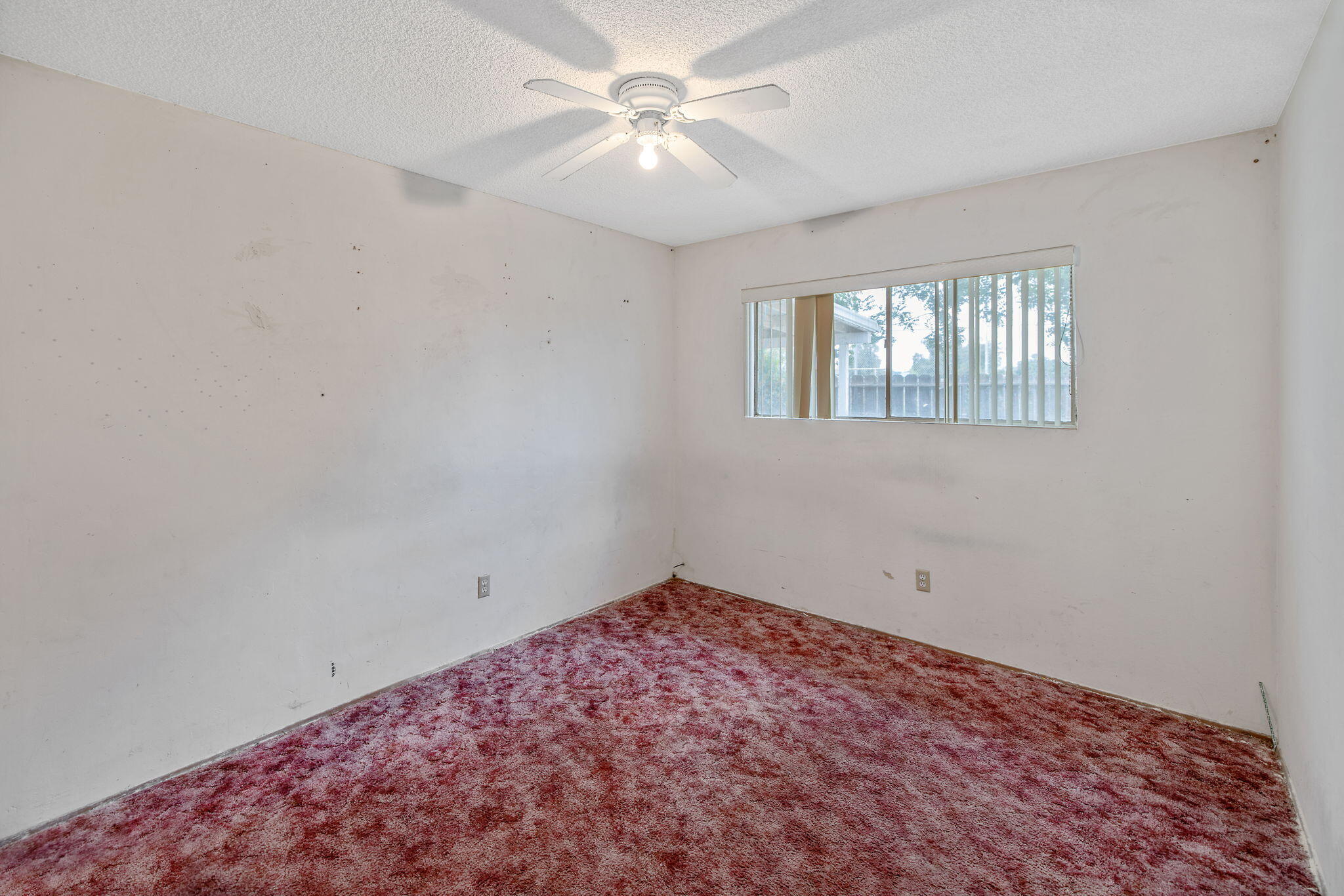 1146 Lassen Dr, Hanford, CA 93230