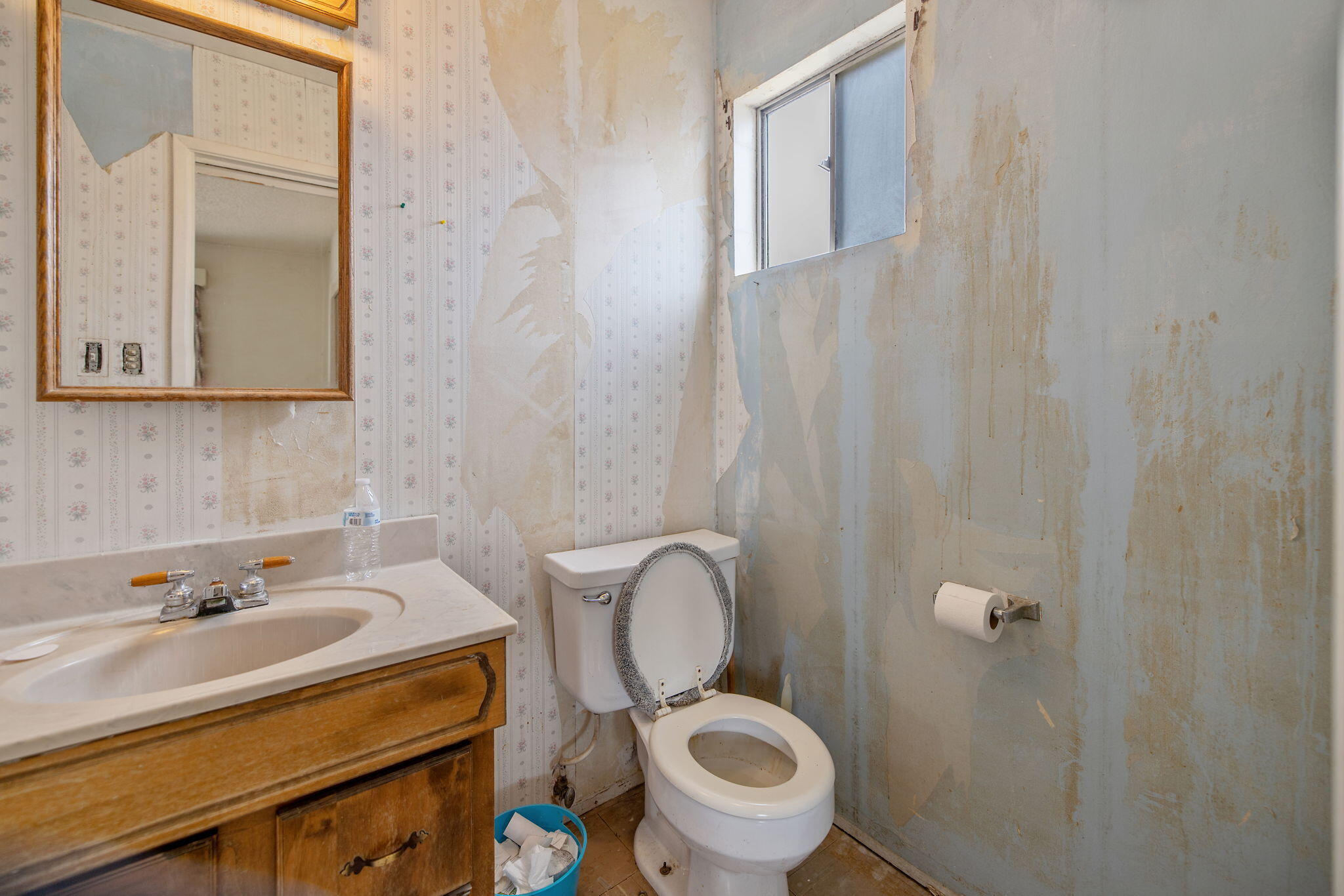 1146 Lassen Dr, Hanford, CA 93230