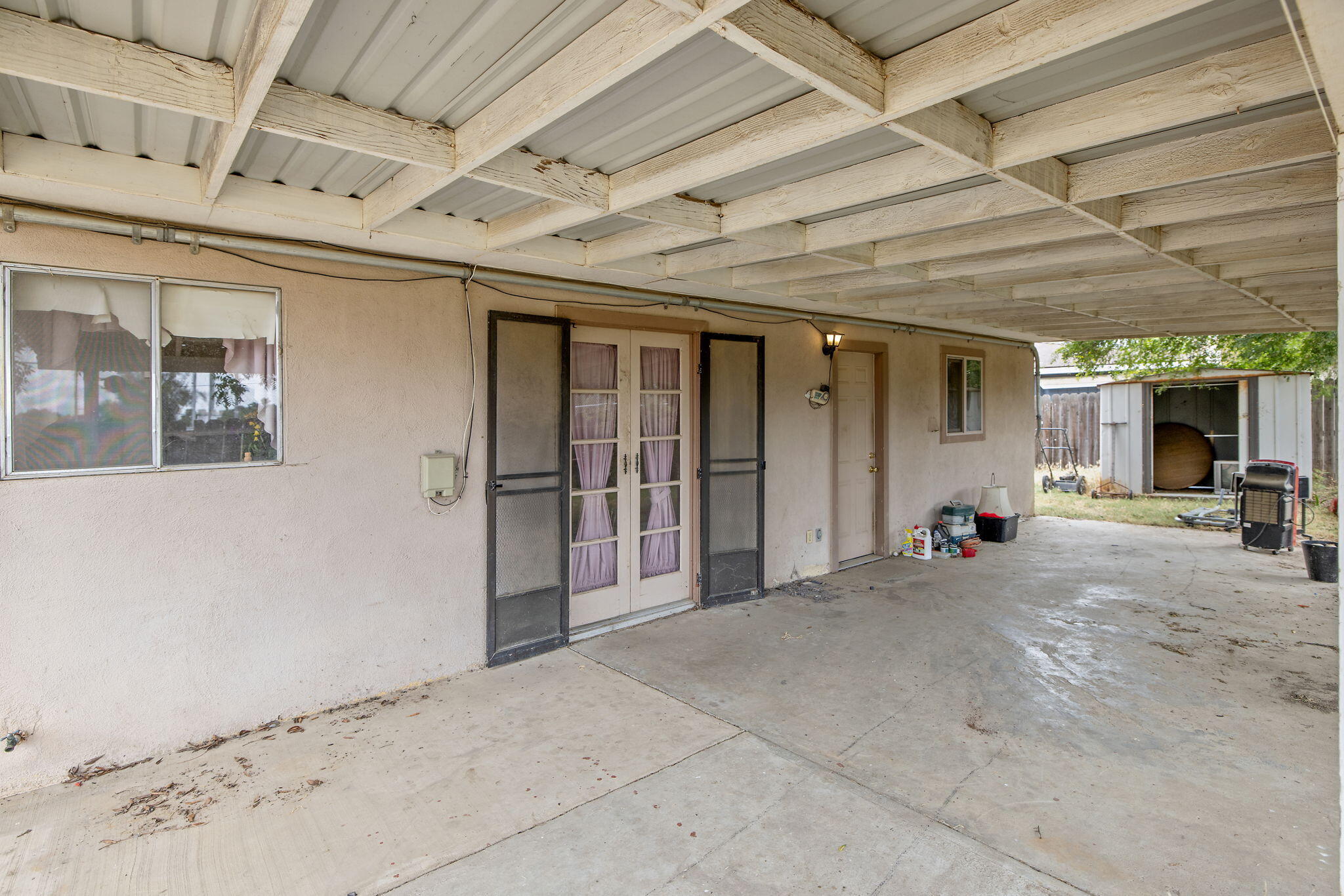 1146 Lassen Dr, Hanford, CA 93230