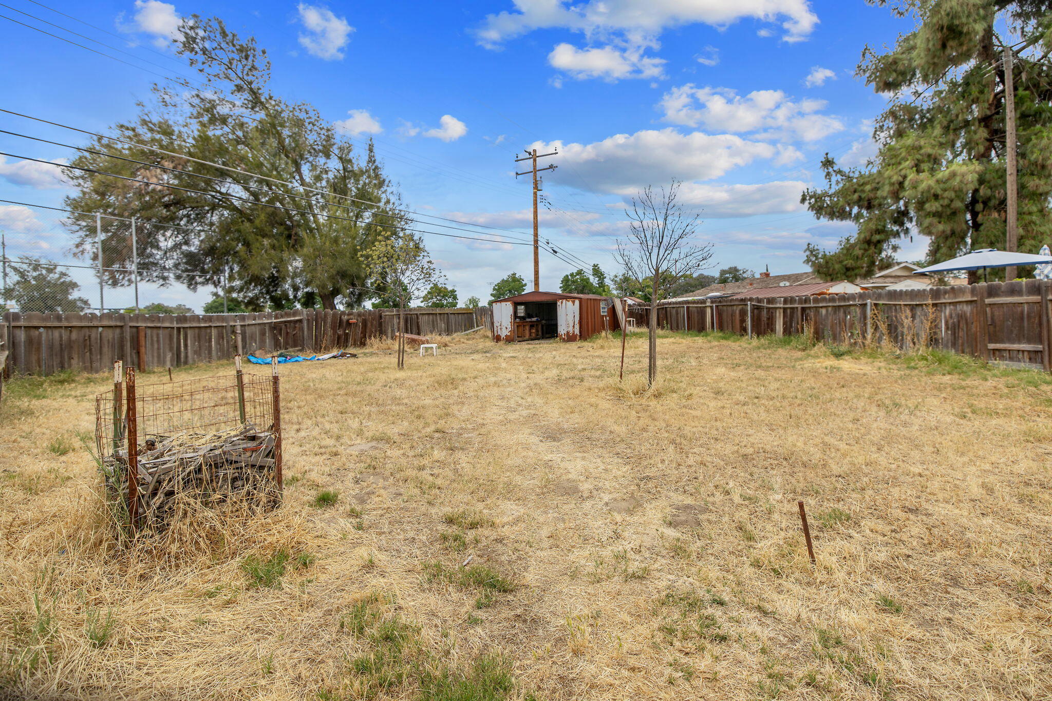 1146 Lassen Dr, Hanford, CA 93230