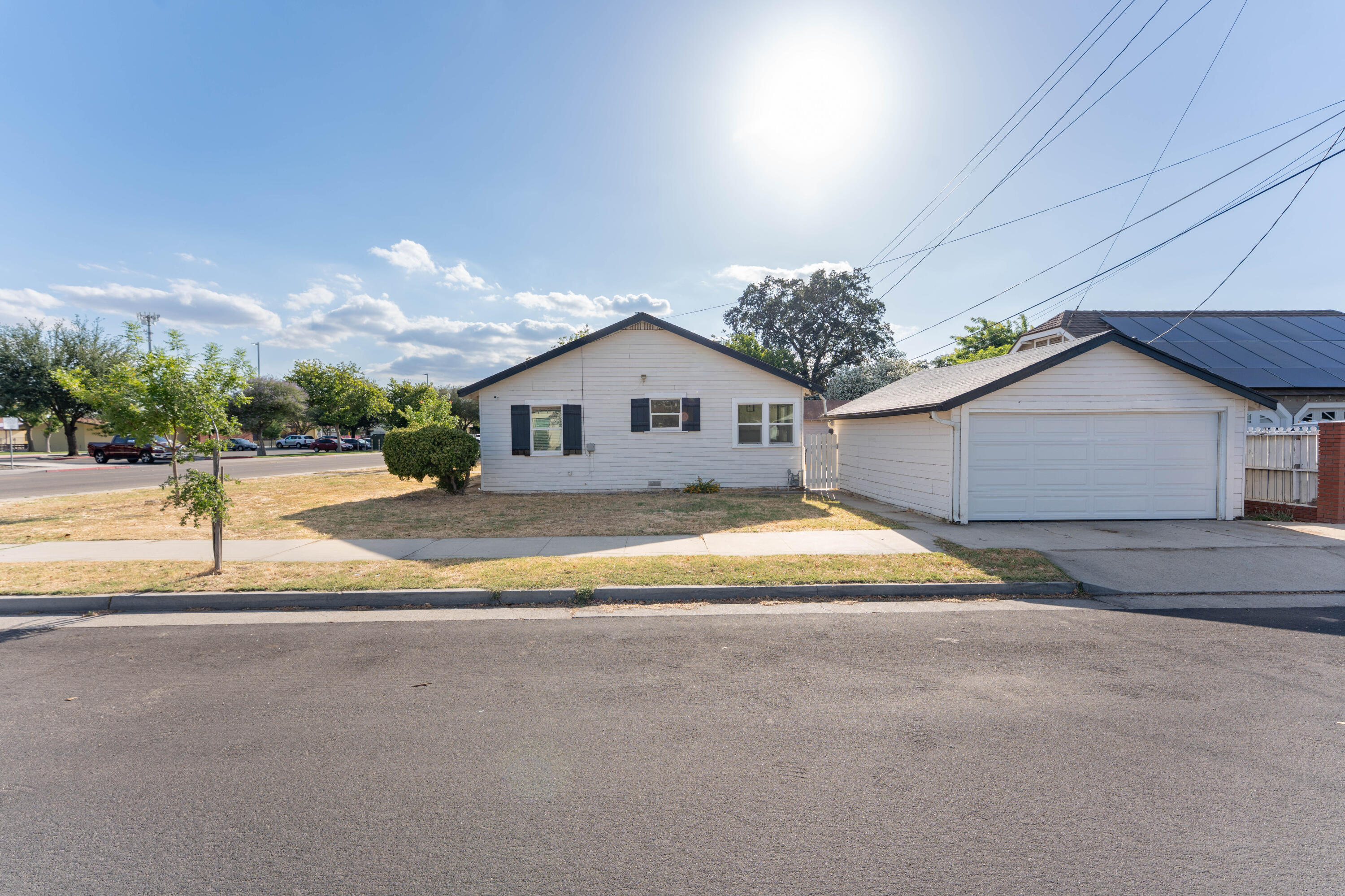 504 W Bush St, Lemoore, CA 93245
