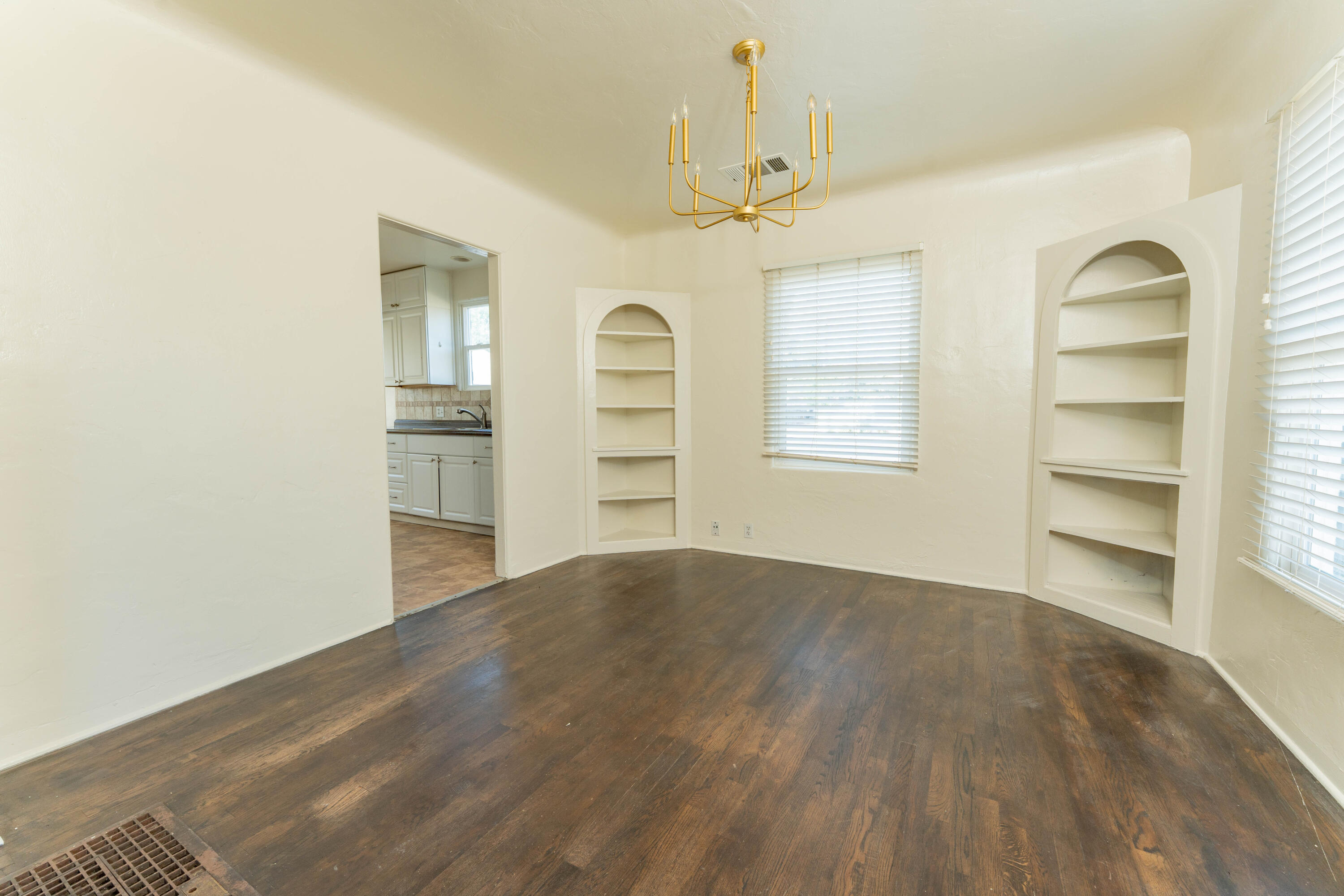 504 W Bush St, Lemoore, CA 93245